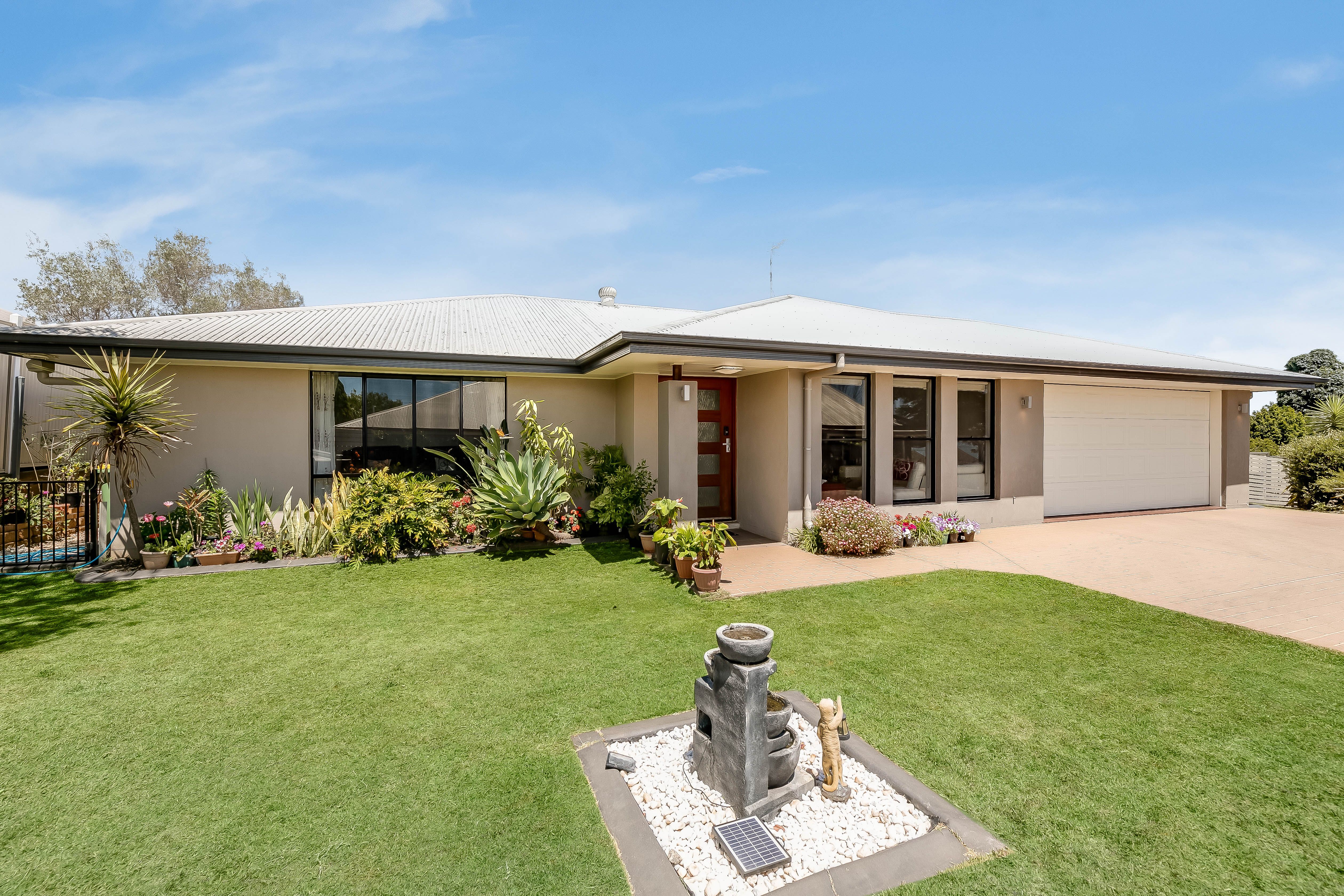 16 Collingwood Close, Middle Ridge QLD 4350