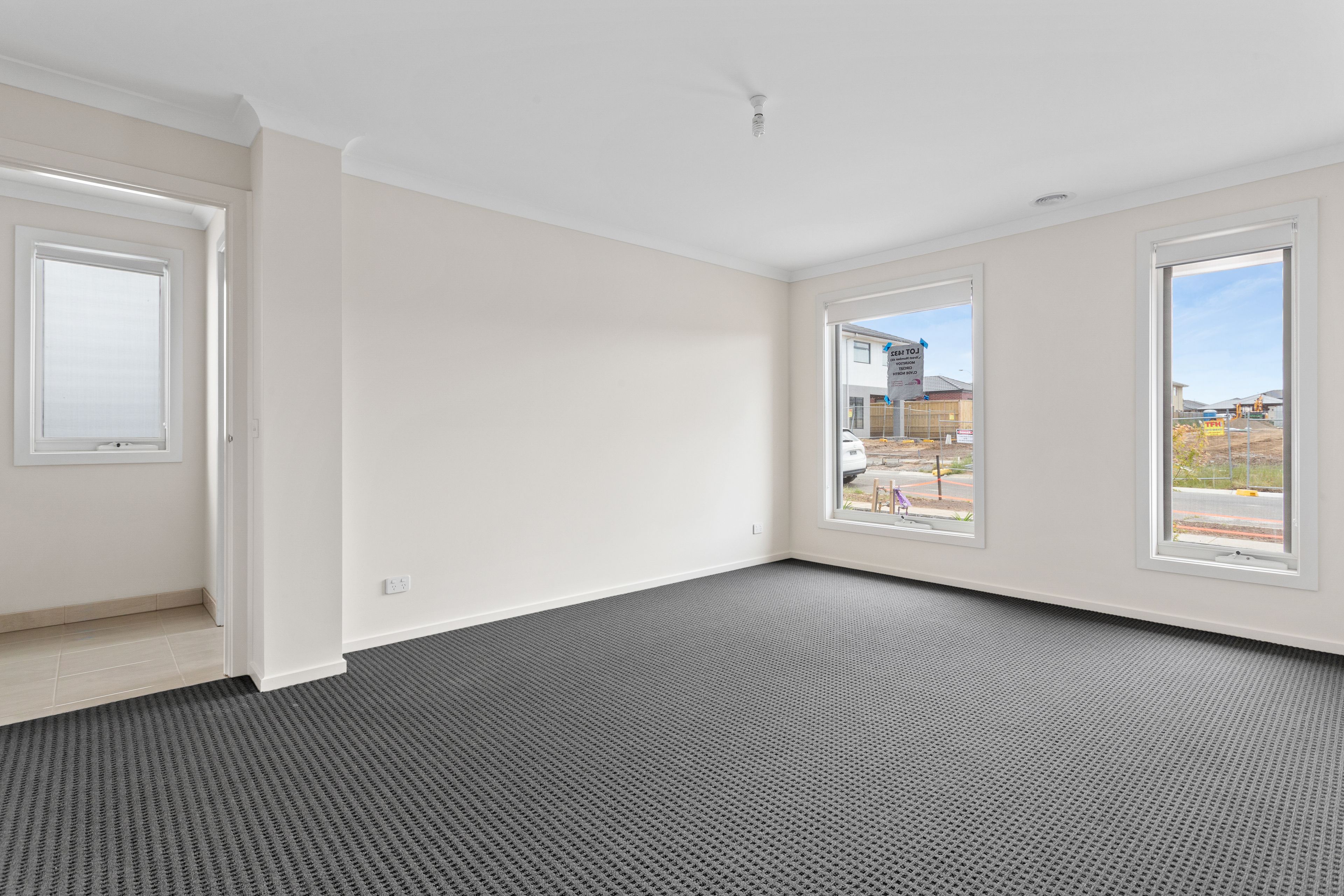 43 Mountjoy Circuit, Clyde North, VIC 3978