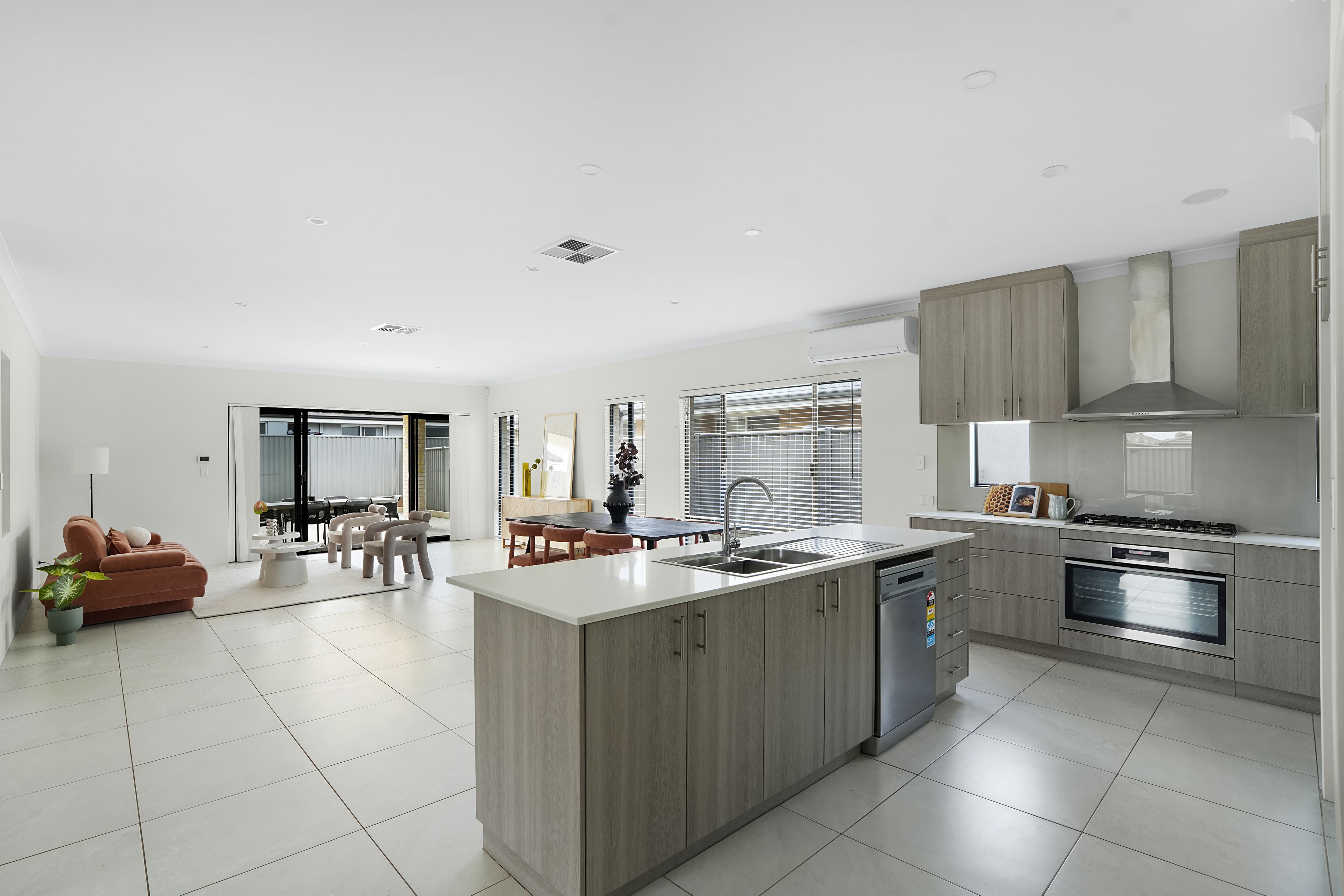 65 Honeywood Avenue — photo 7 of 30