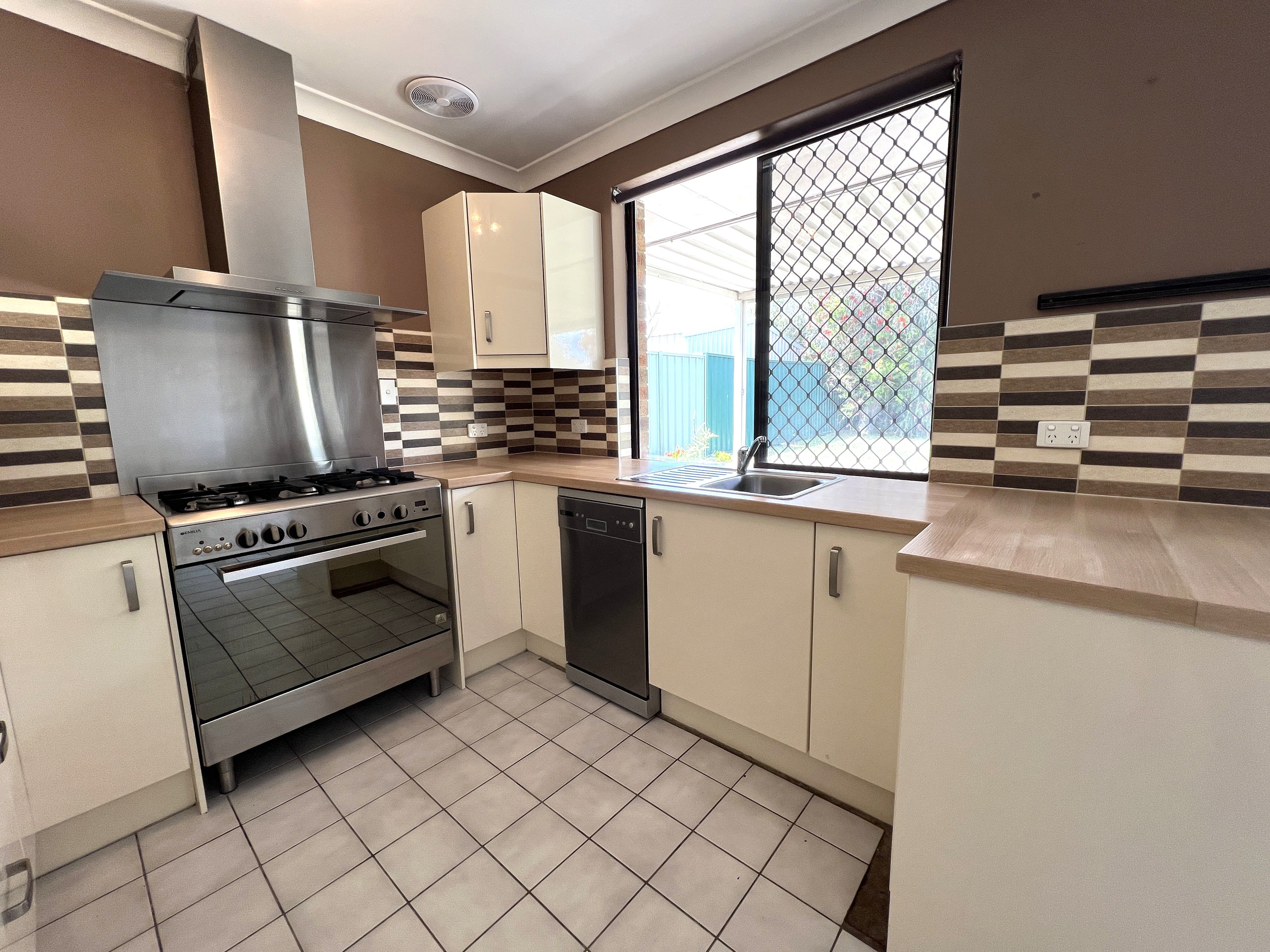 17 Lorikeet Loop, High Wycombe, WA 6057