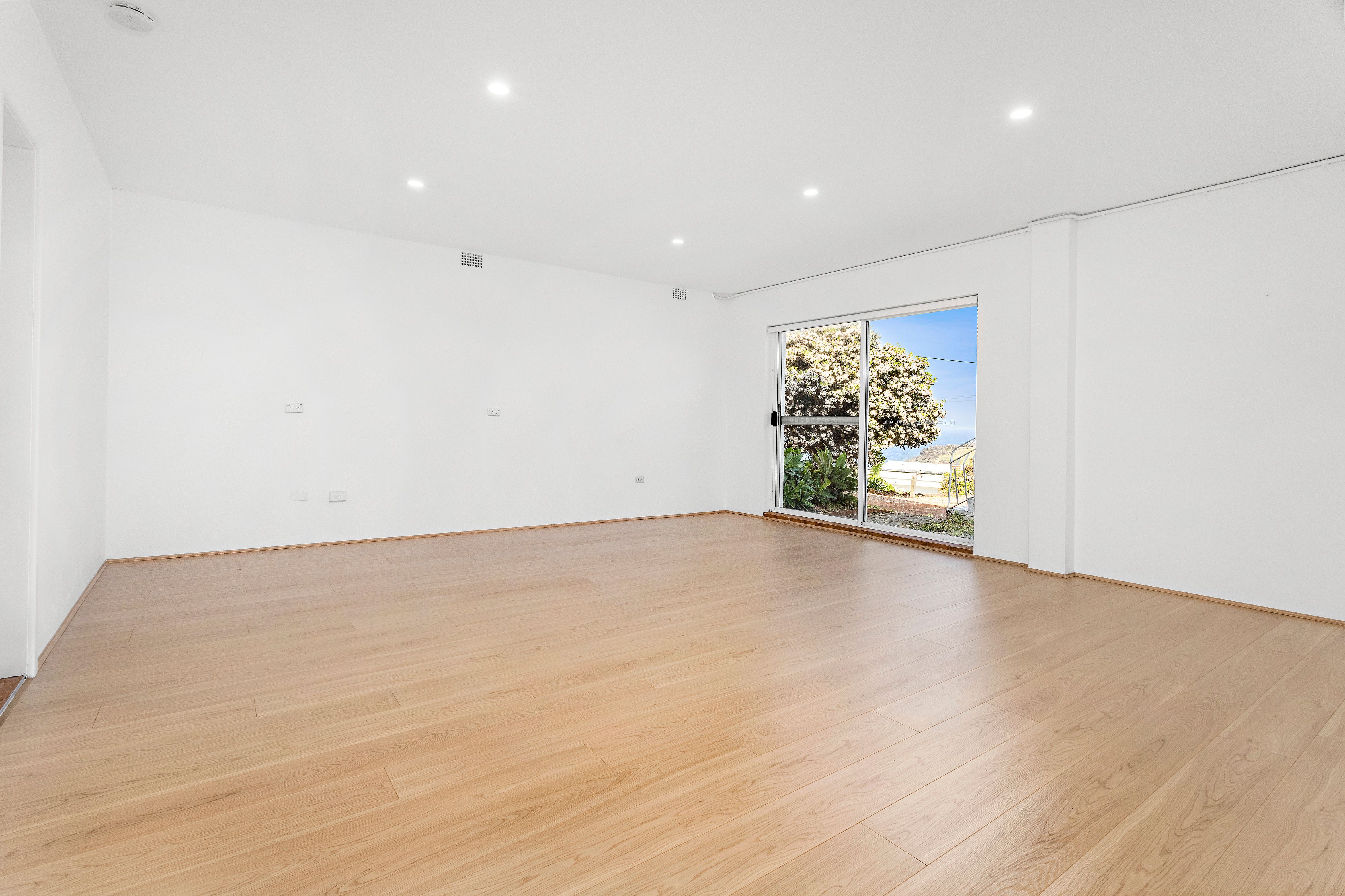 74 Tingira Crescent — photo 8 of 19