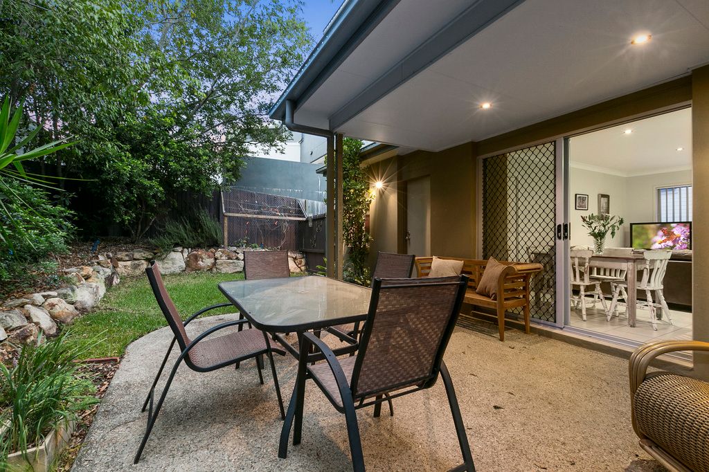 42 Moore Street, Morningside QLD 4170