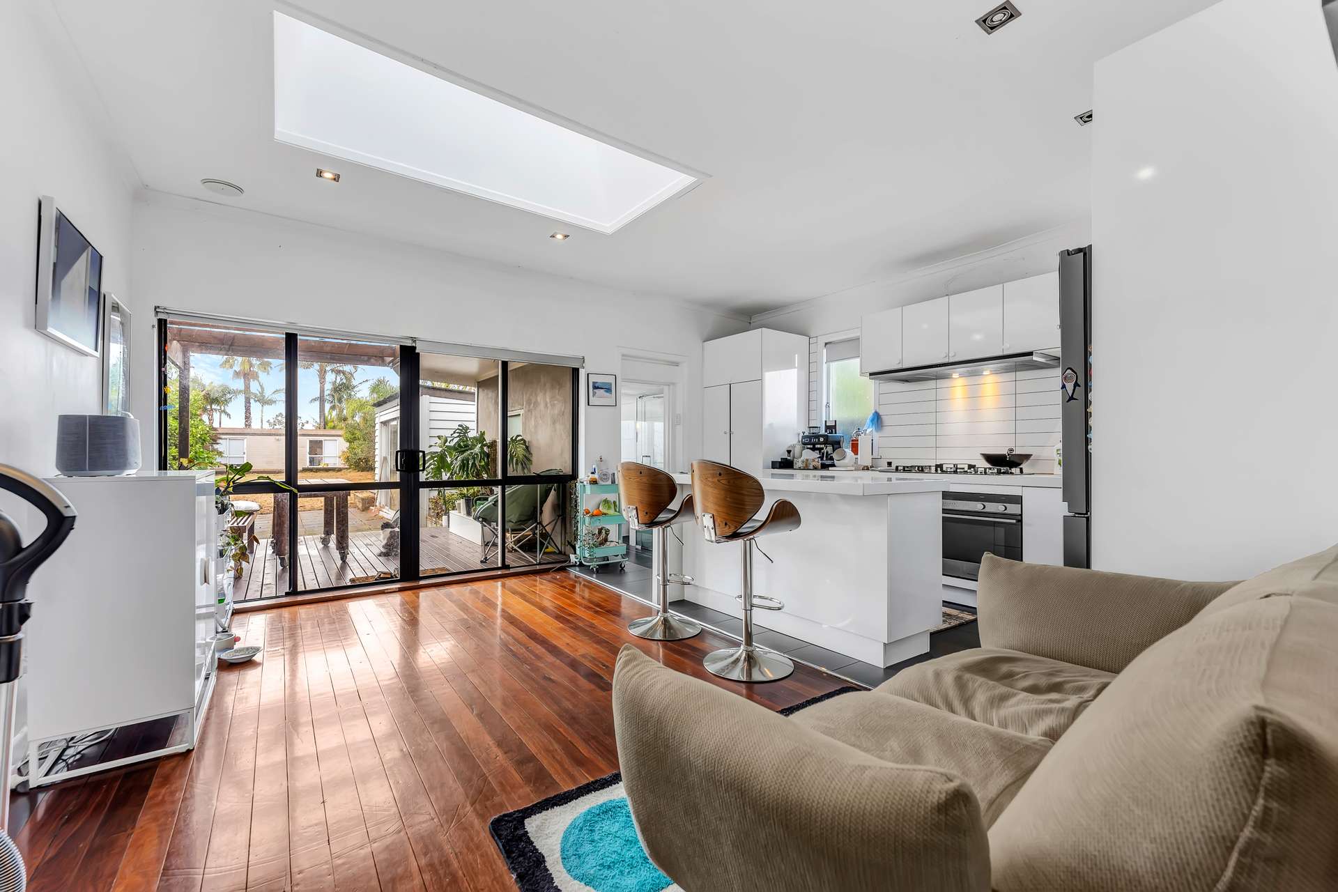 84 Eversleigh Road photo 2