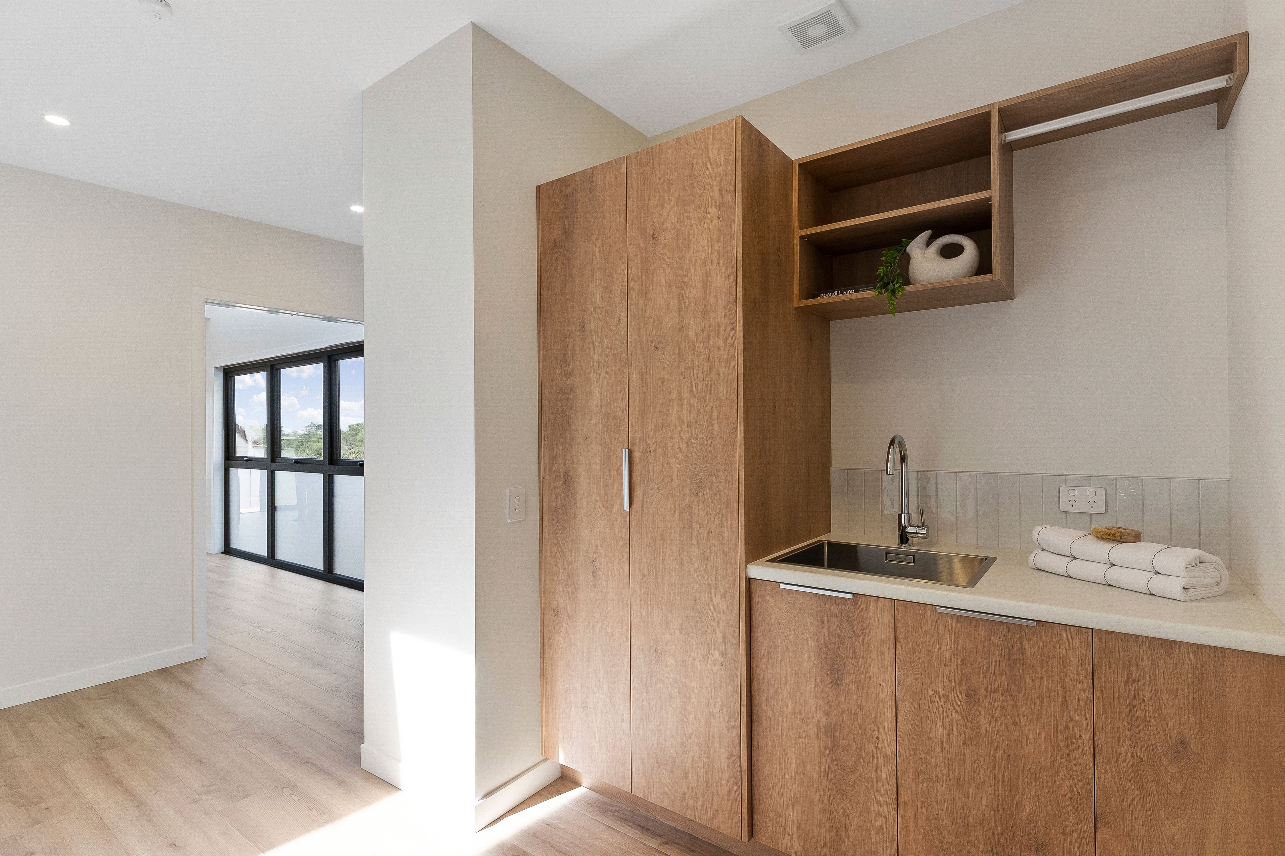 B/394 East Coast Road, Sunnynook, North Shore City