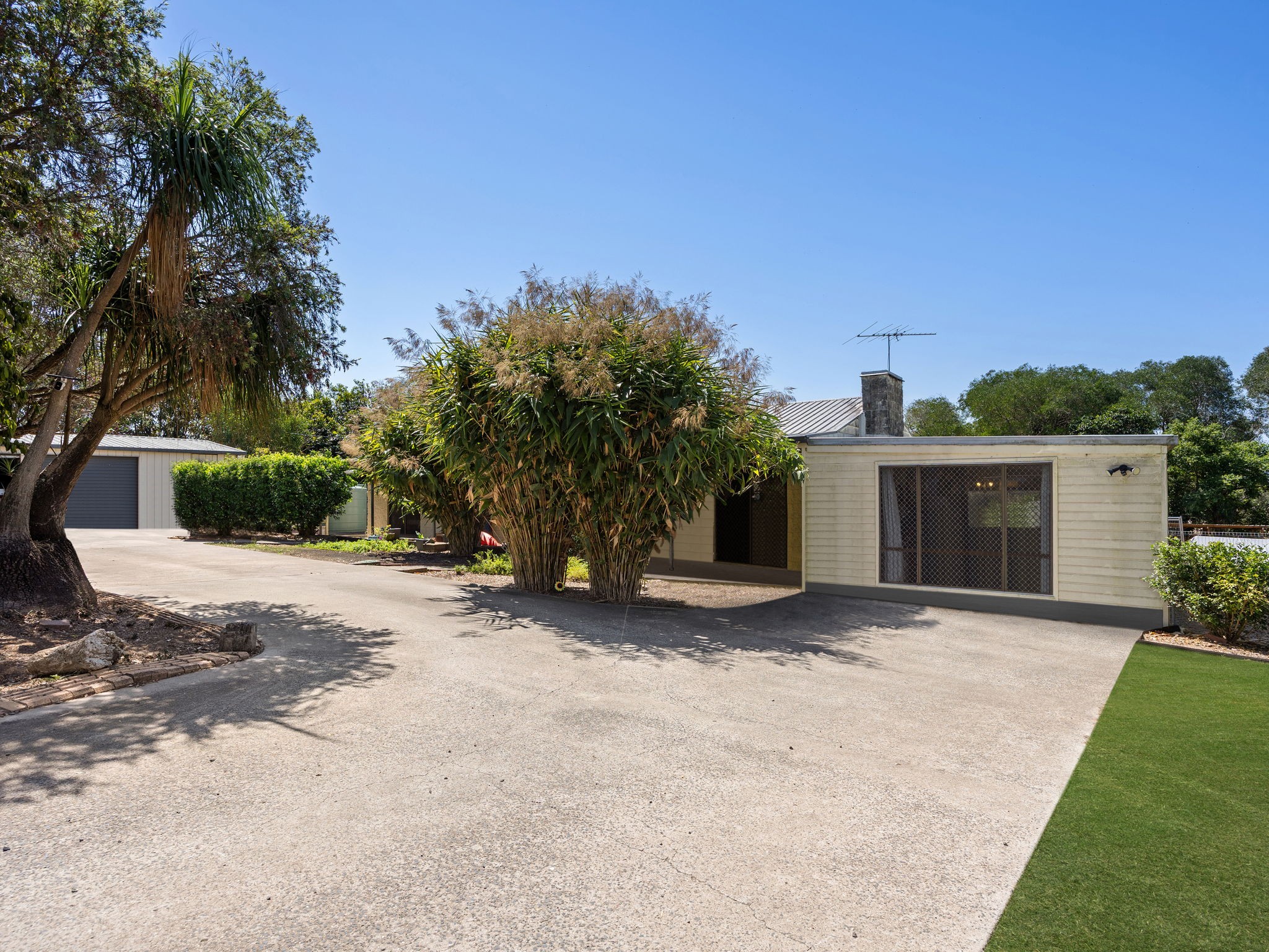 2 Wernowskis Road, Fairney View, QLD 4306