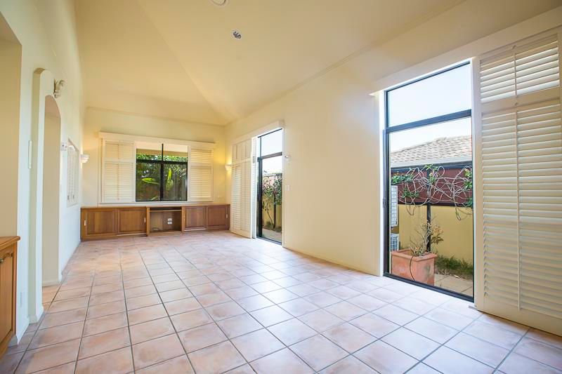 1/16 Poinciana Crescent, Bundall, QLD 4217
