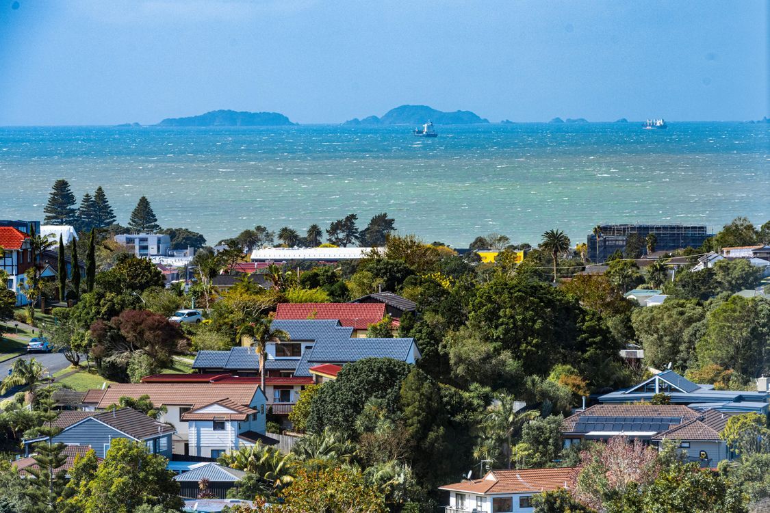 6/737 East Coast Road, Browns Bay, North Shore City