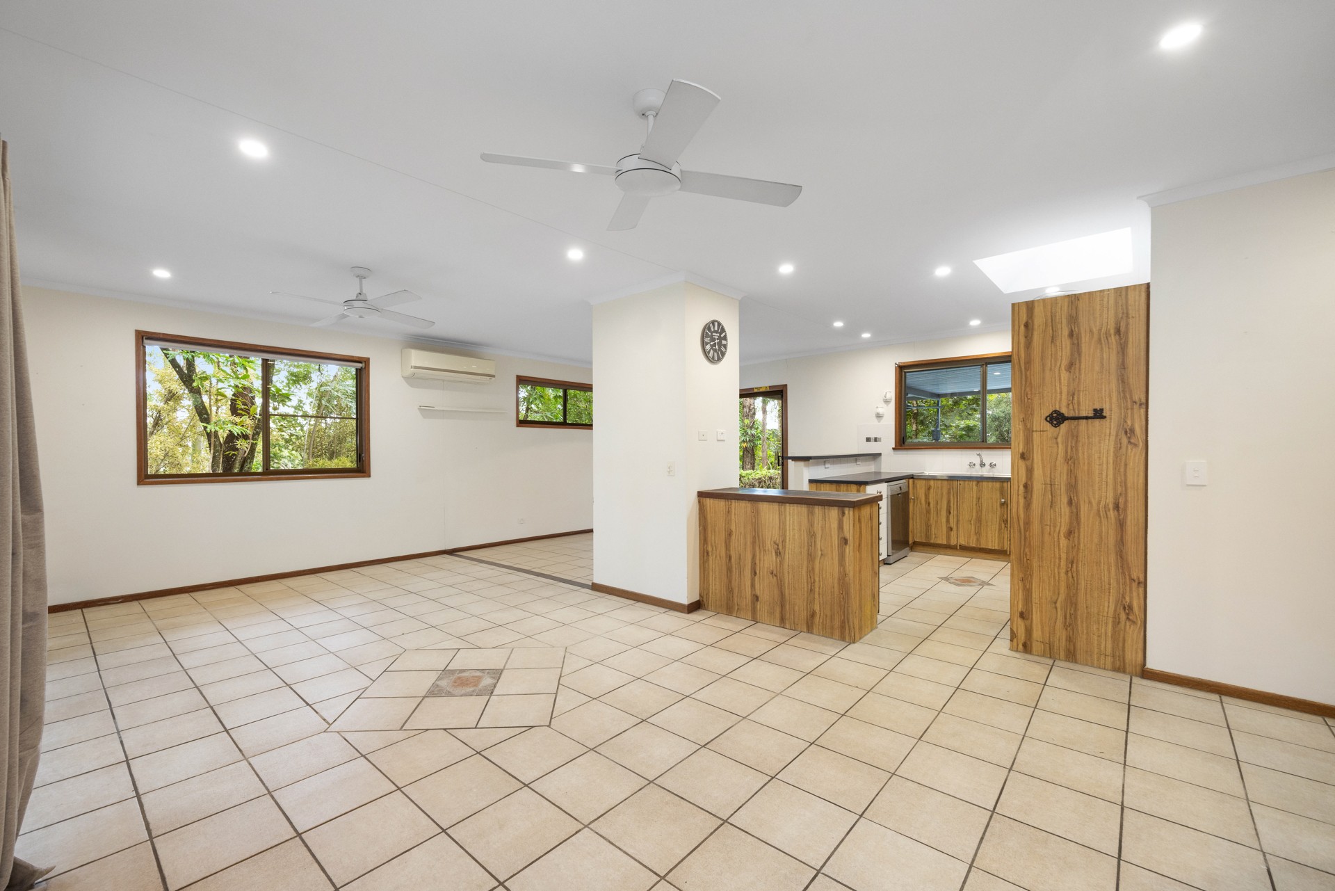 216 Mons Road, Forest Glen, QLD 4556