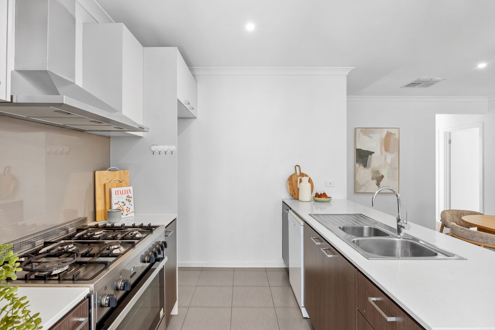 212 Alisma Boulevard — photo 4 of 18