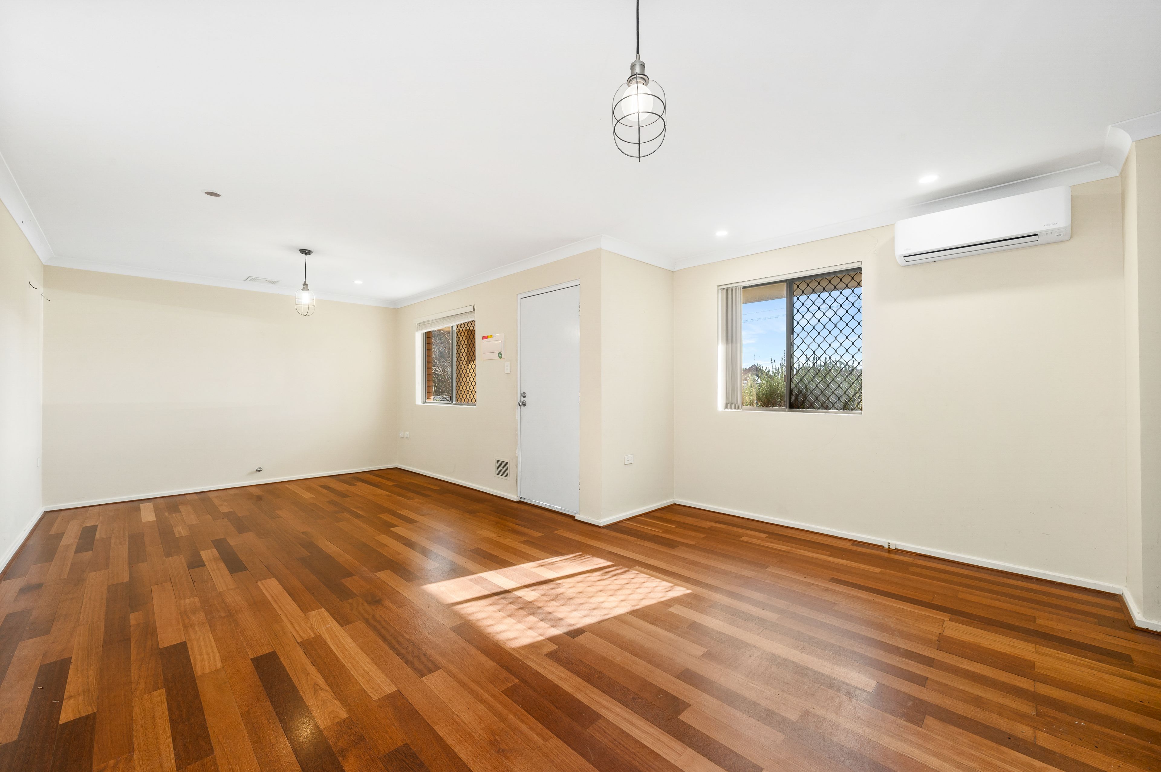 13 Erpingham Road — photo 6 of 25