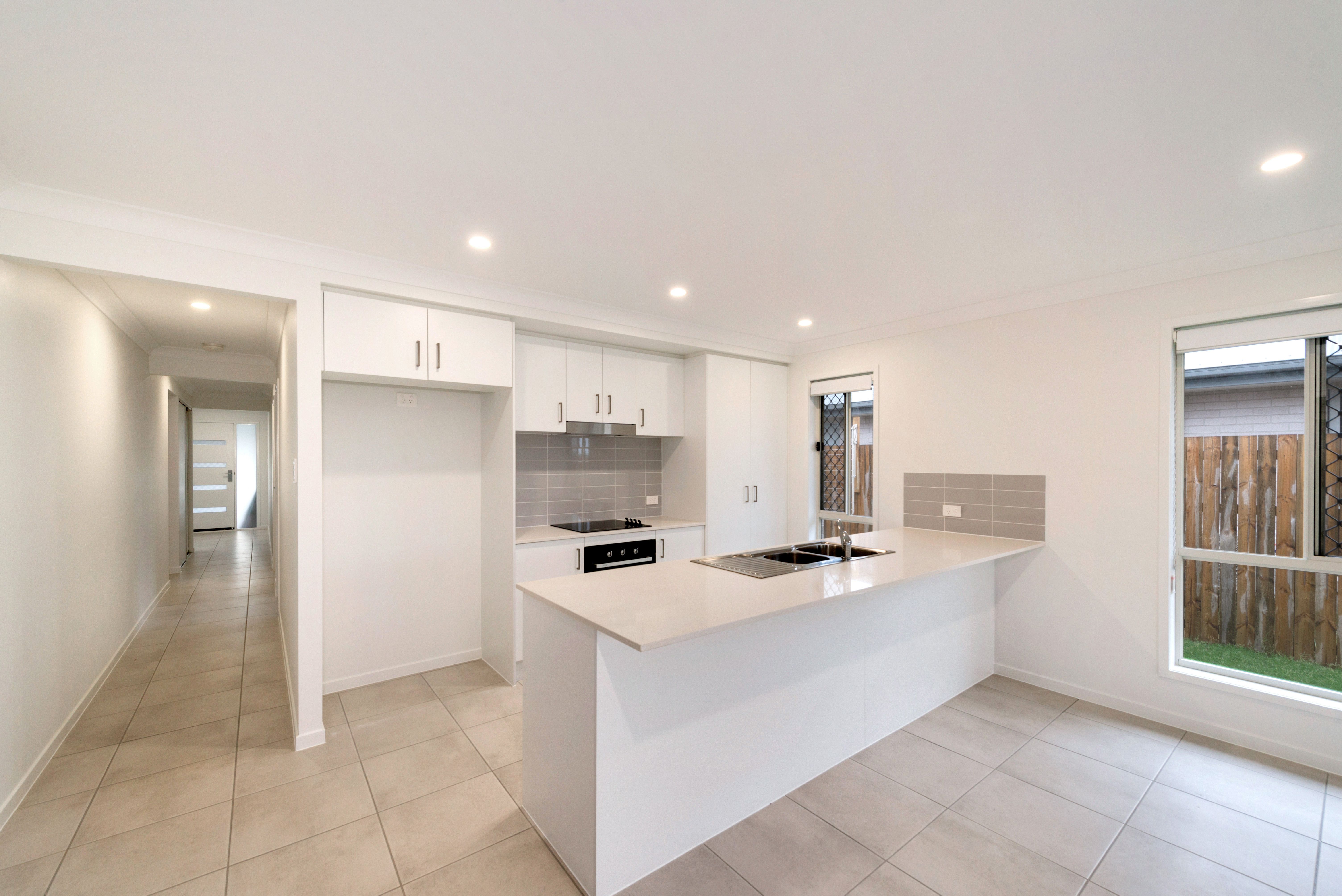 10 Langland Circuit, Walloon, QLD 4306