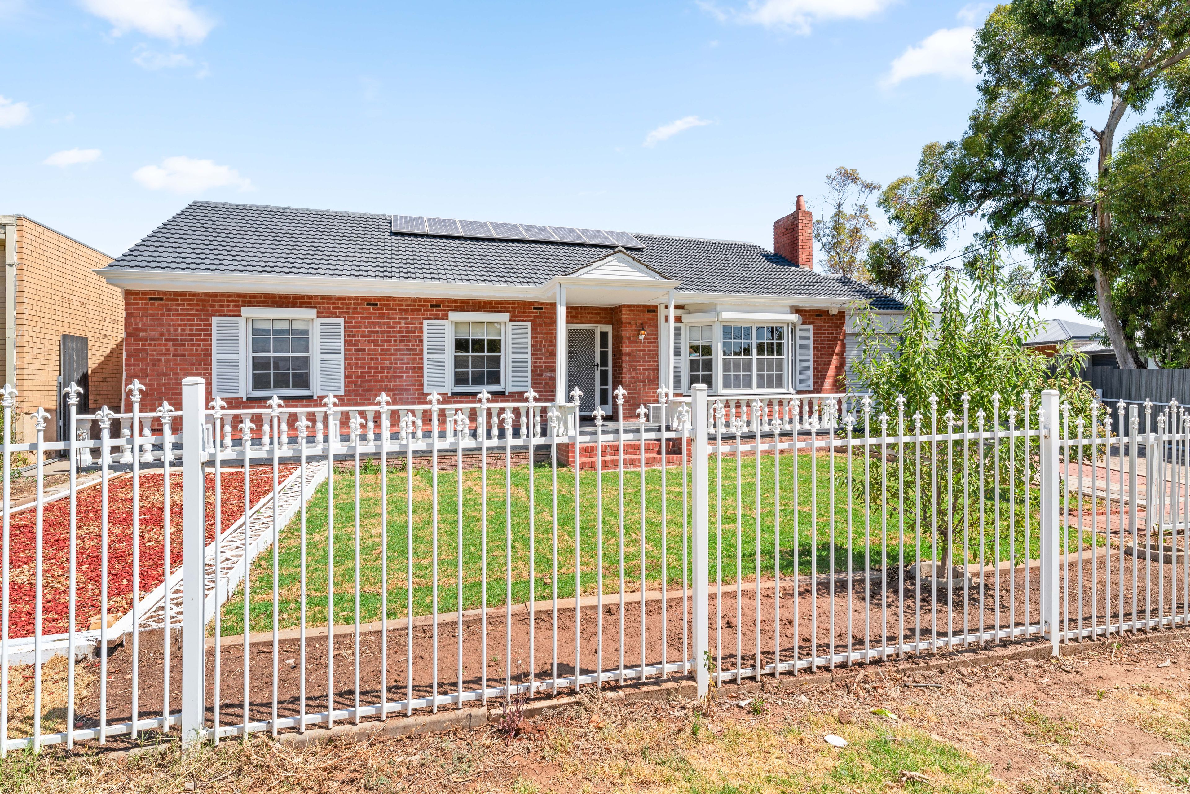 1 Gulfview Parade, Valley View, SA 5093