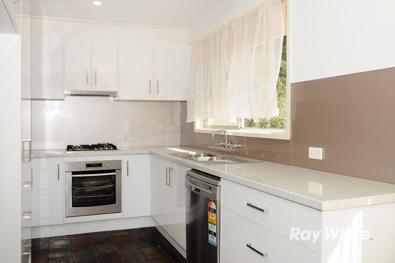 17 Taketa Crescent, Frankston, VIC 3199