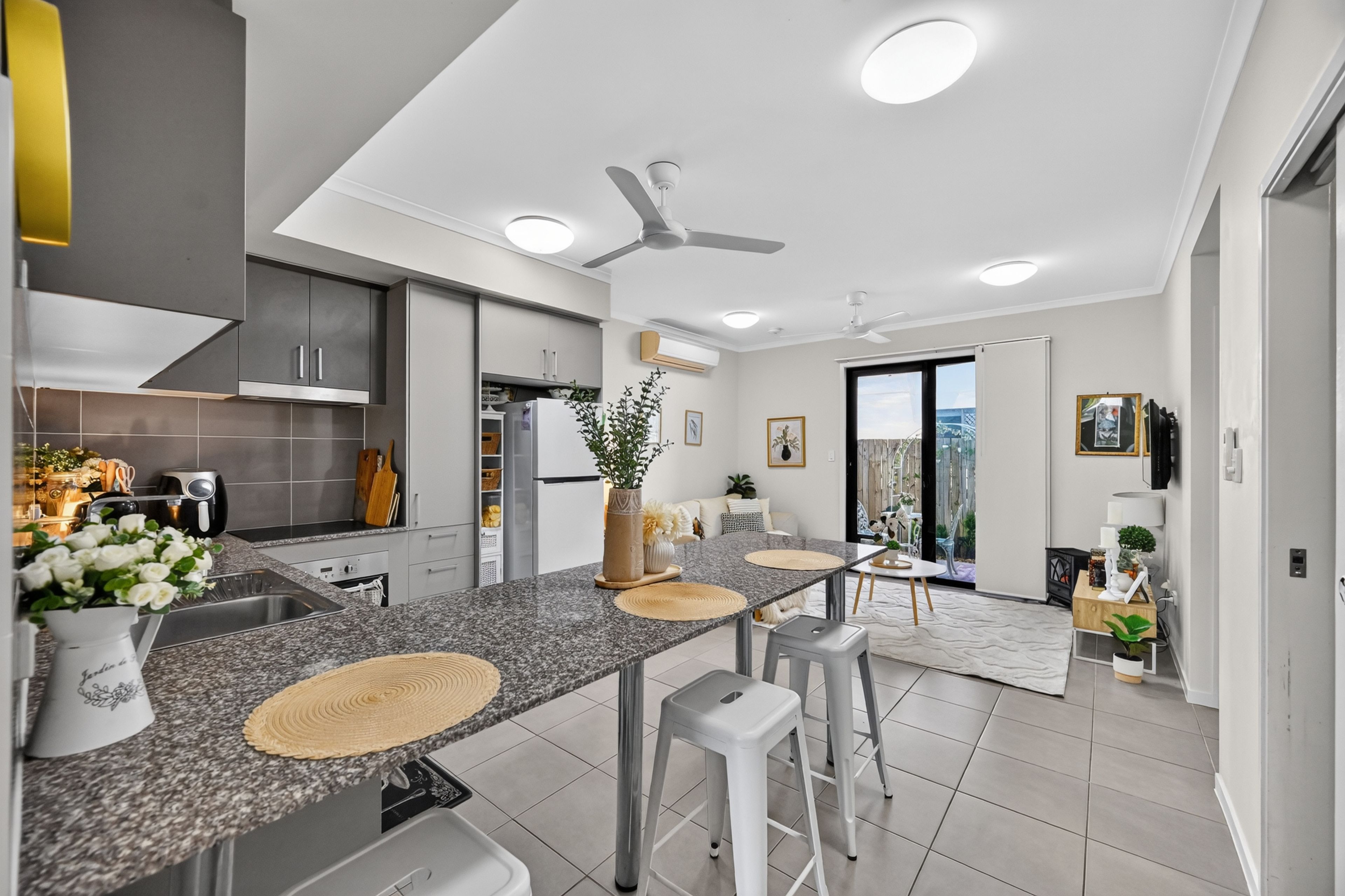 14 Rowley Place — photo 3 of 13