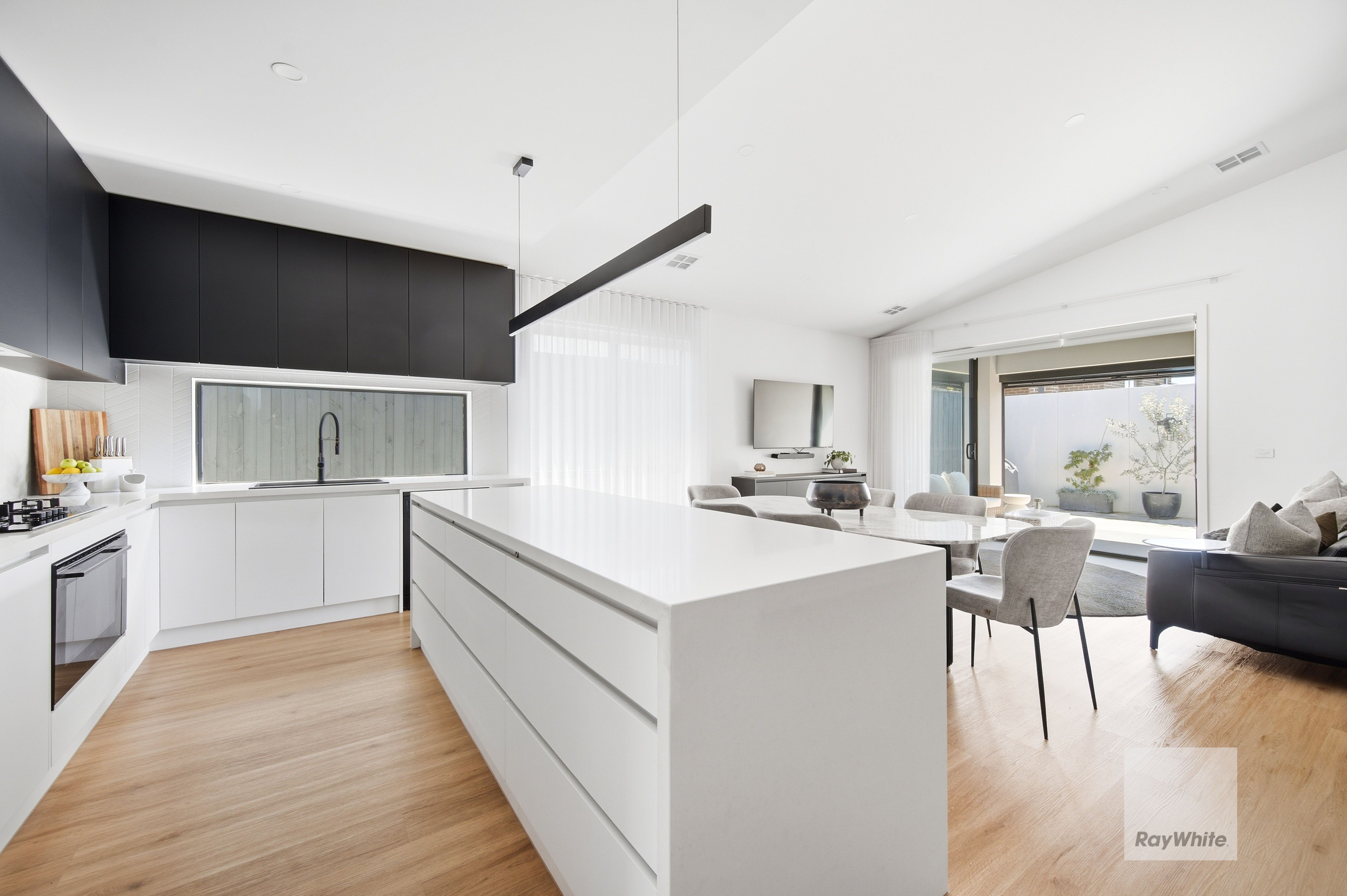 6 Rysa Road — photo 4 of 23