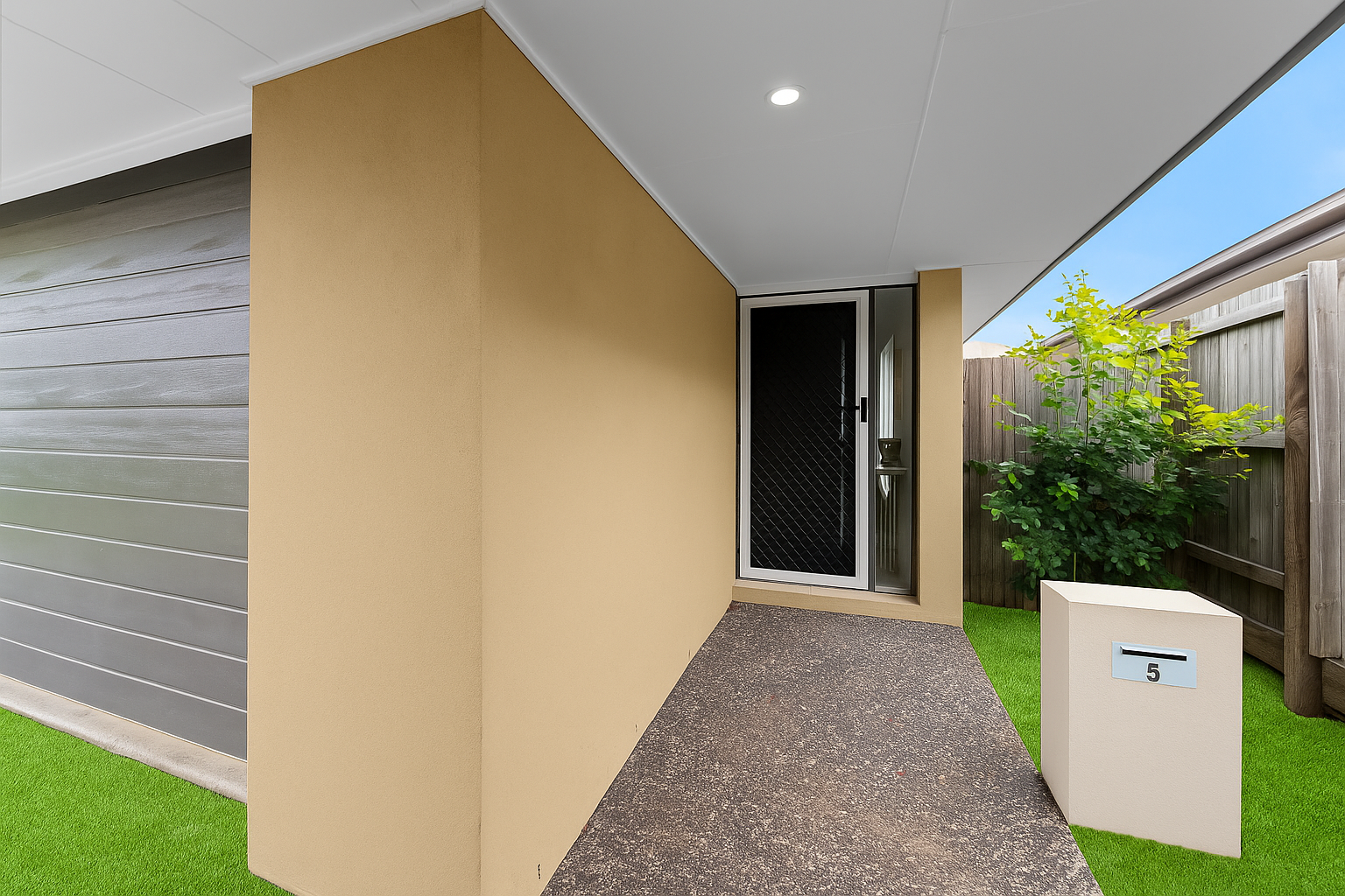 5 Larcom Crescent, Redbank Plains, QLD 4301