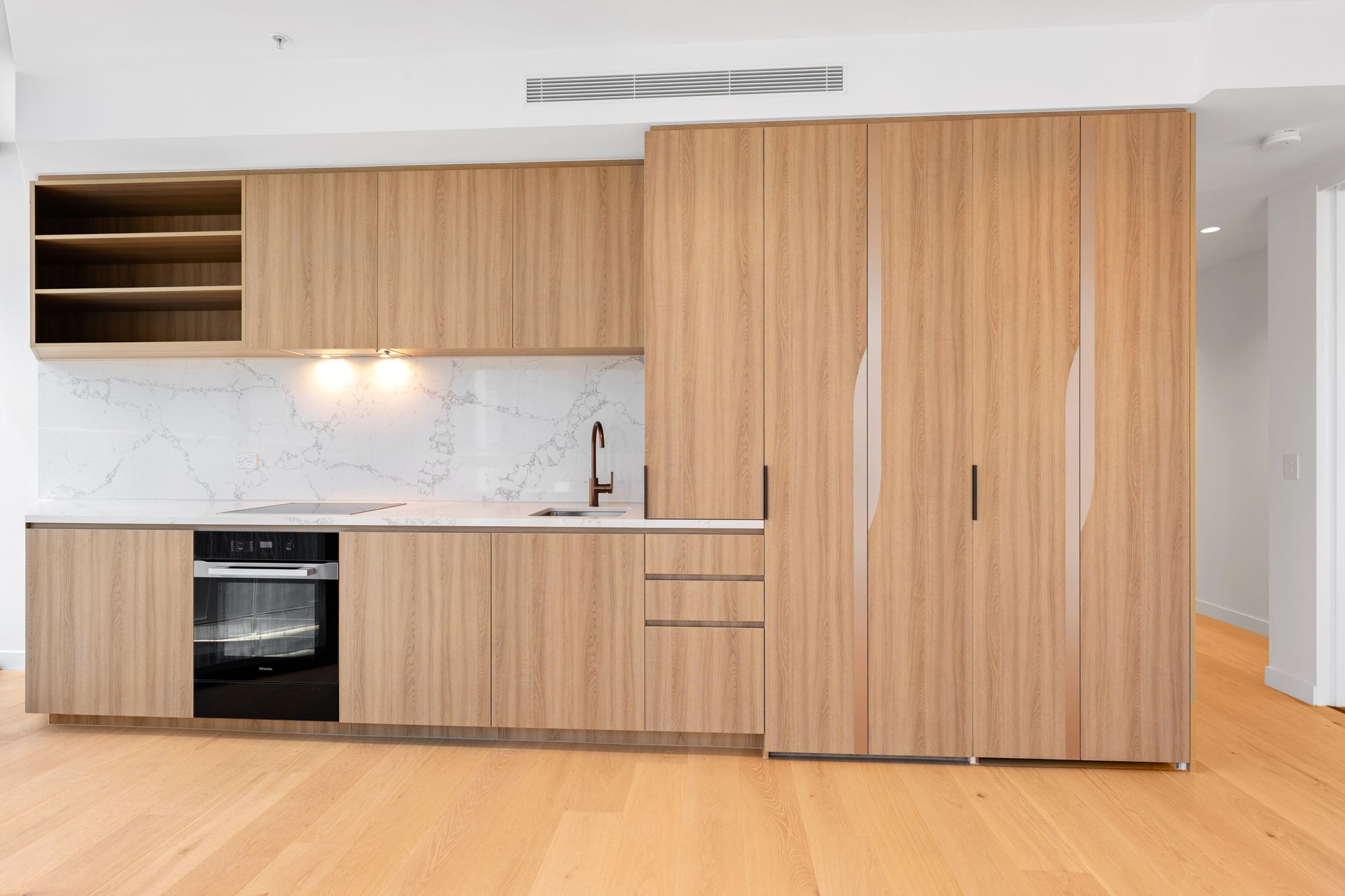 1806/63 La Trobe Street, Melbourne, VIC 3000