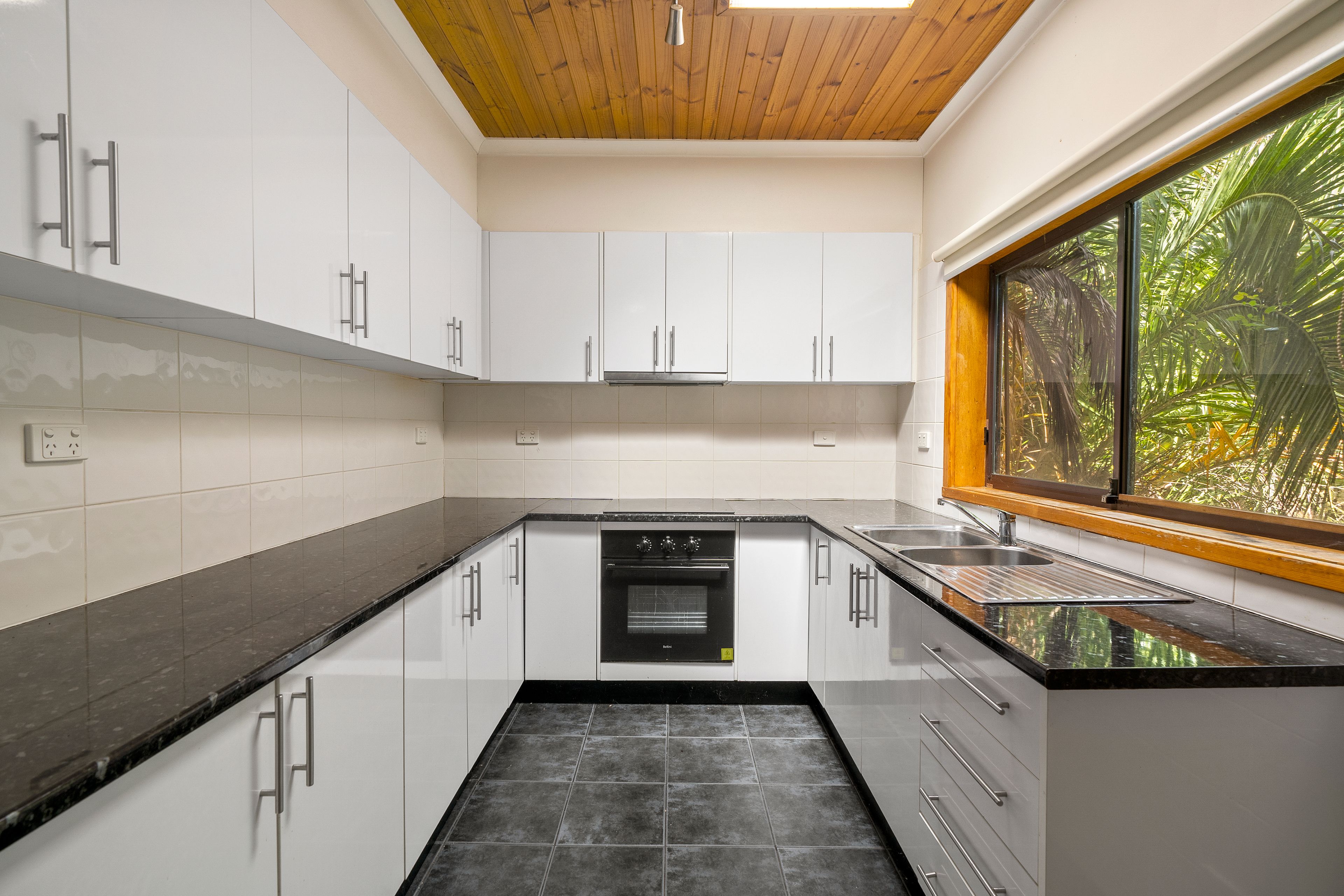 2 Milton Street, Ferntree Gully, VIC 3156