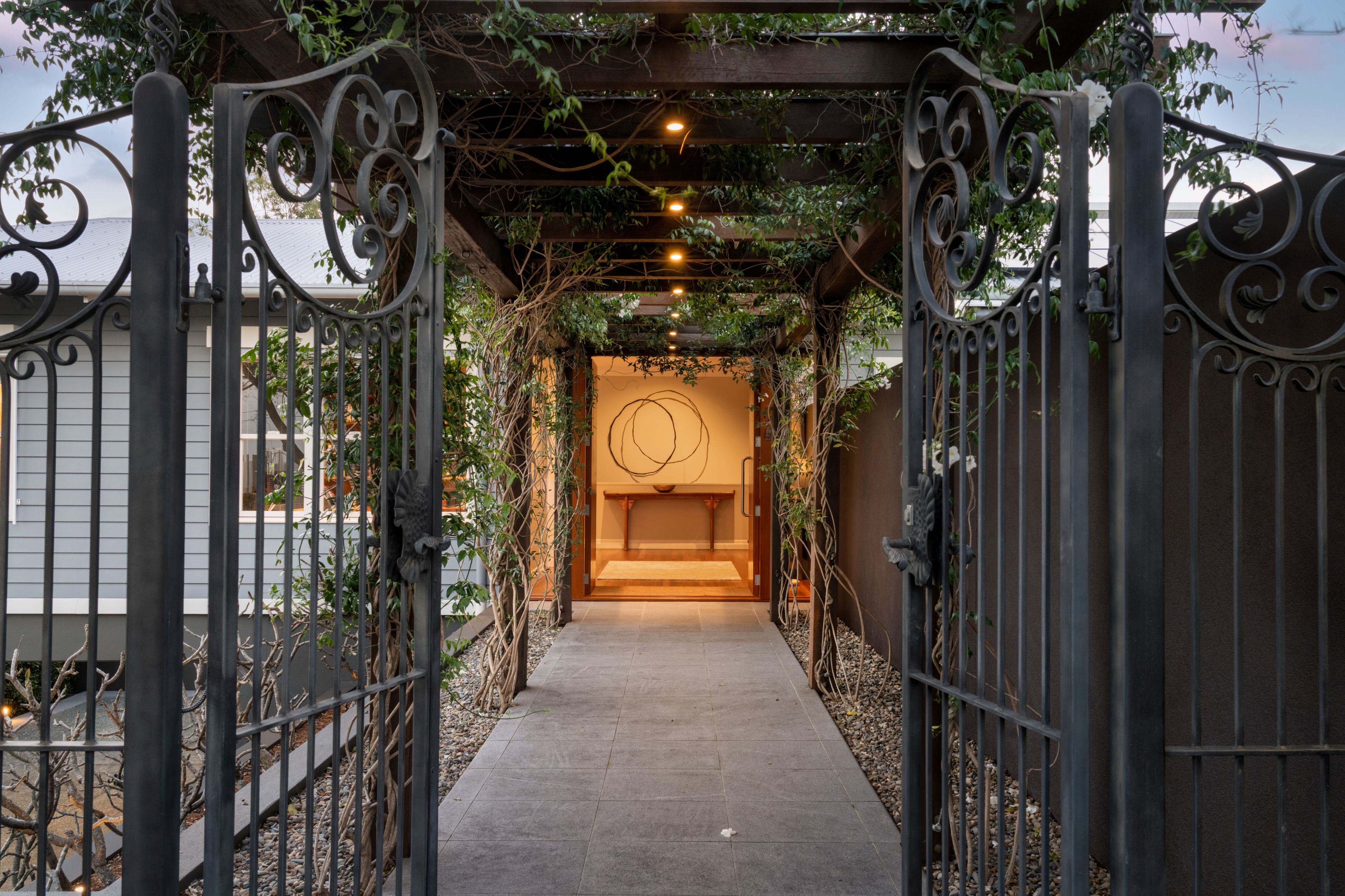 An Inner-City Estate of Extraordinary Proportions — photo 25 of 26