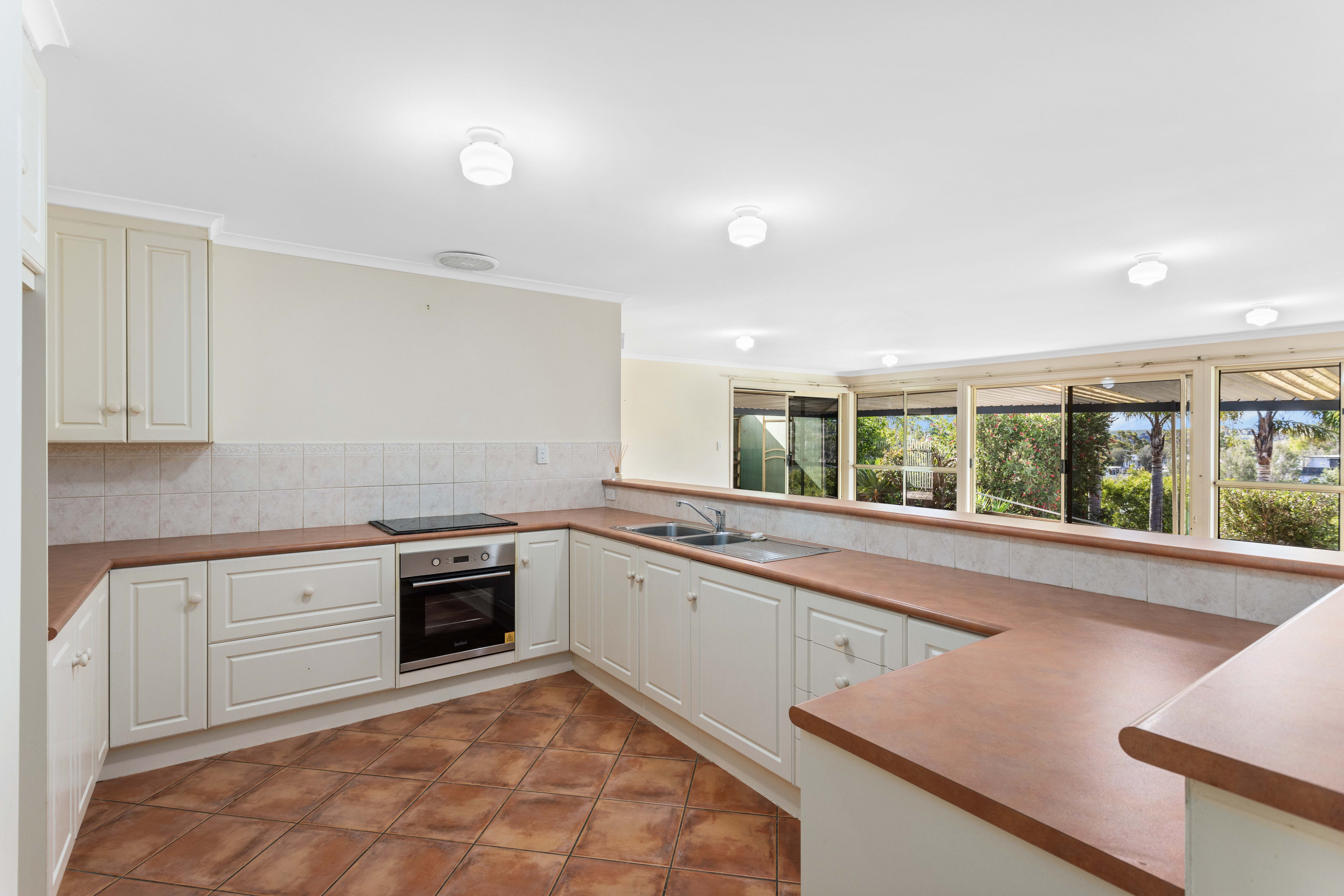 24 Riverglen Drive, White Sands, SA 5253