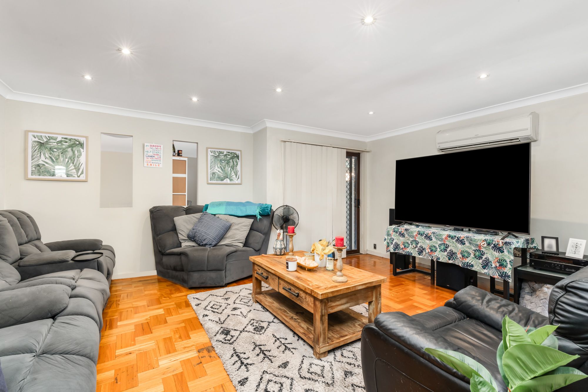 10 Redfern Glen, St Clair, NSW 2759