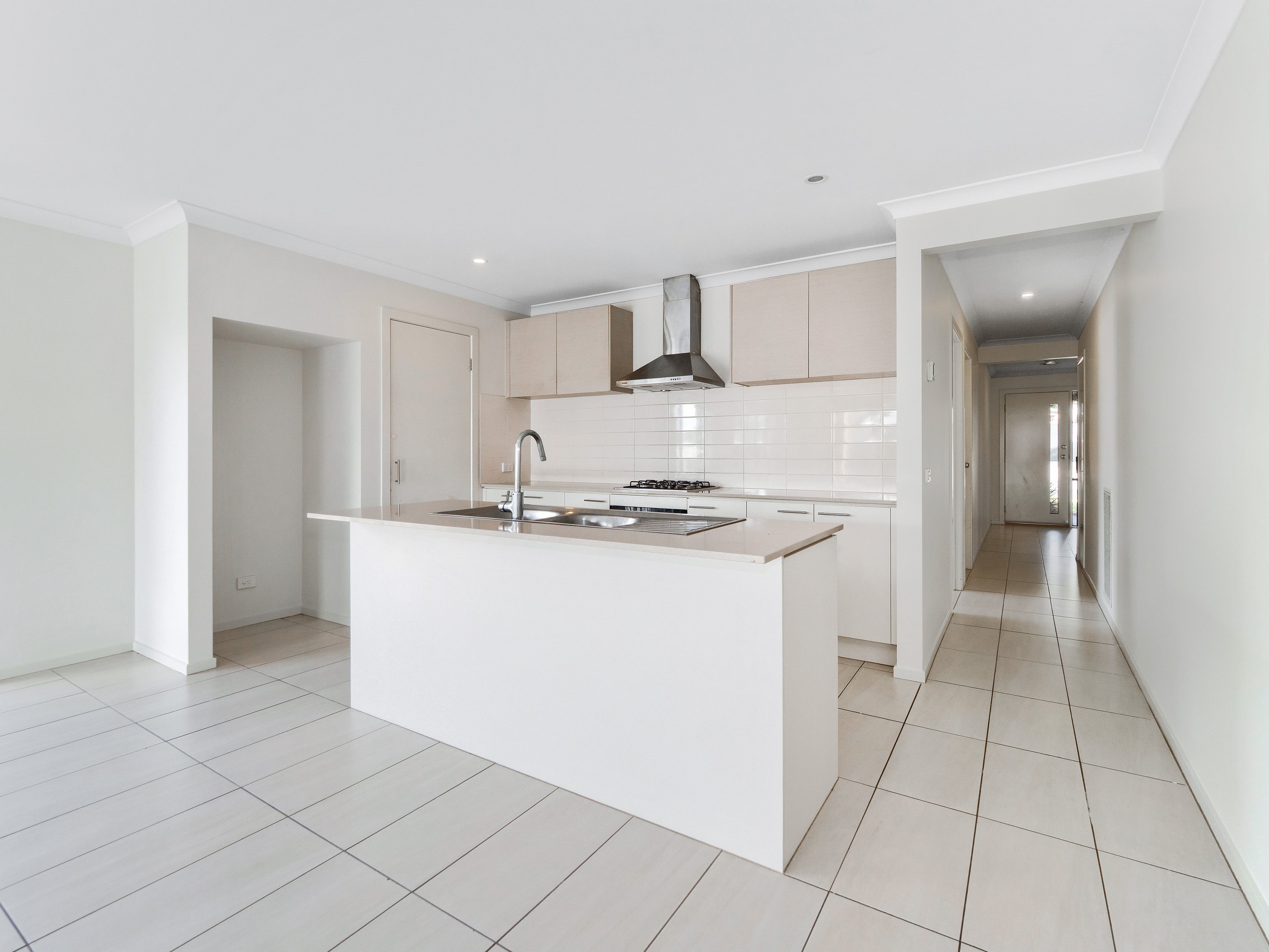 21 Royaloak Crescent, Cranbourne East, VIC 3977