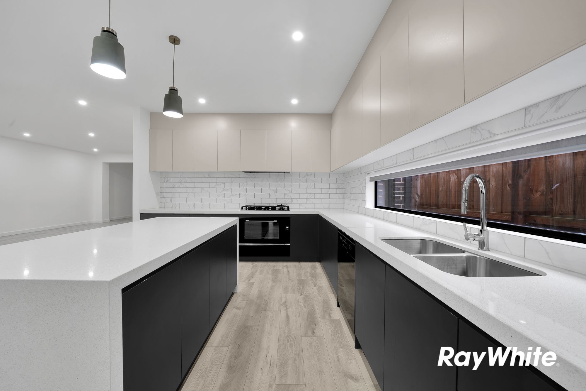 24 Byron Street — photo 3 of 19