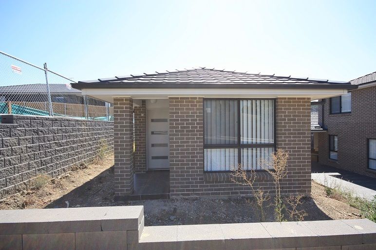 1A Eddington Road, Campbelltown, NSW 2560