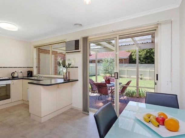 2/107 Southernview Drive, West Albury, NSW 2640