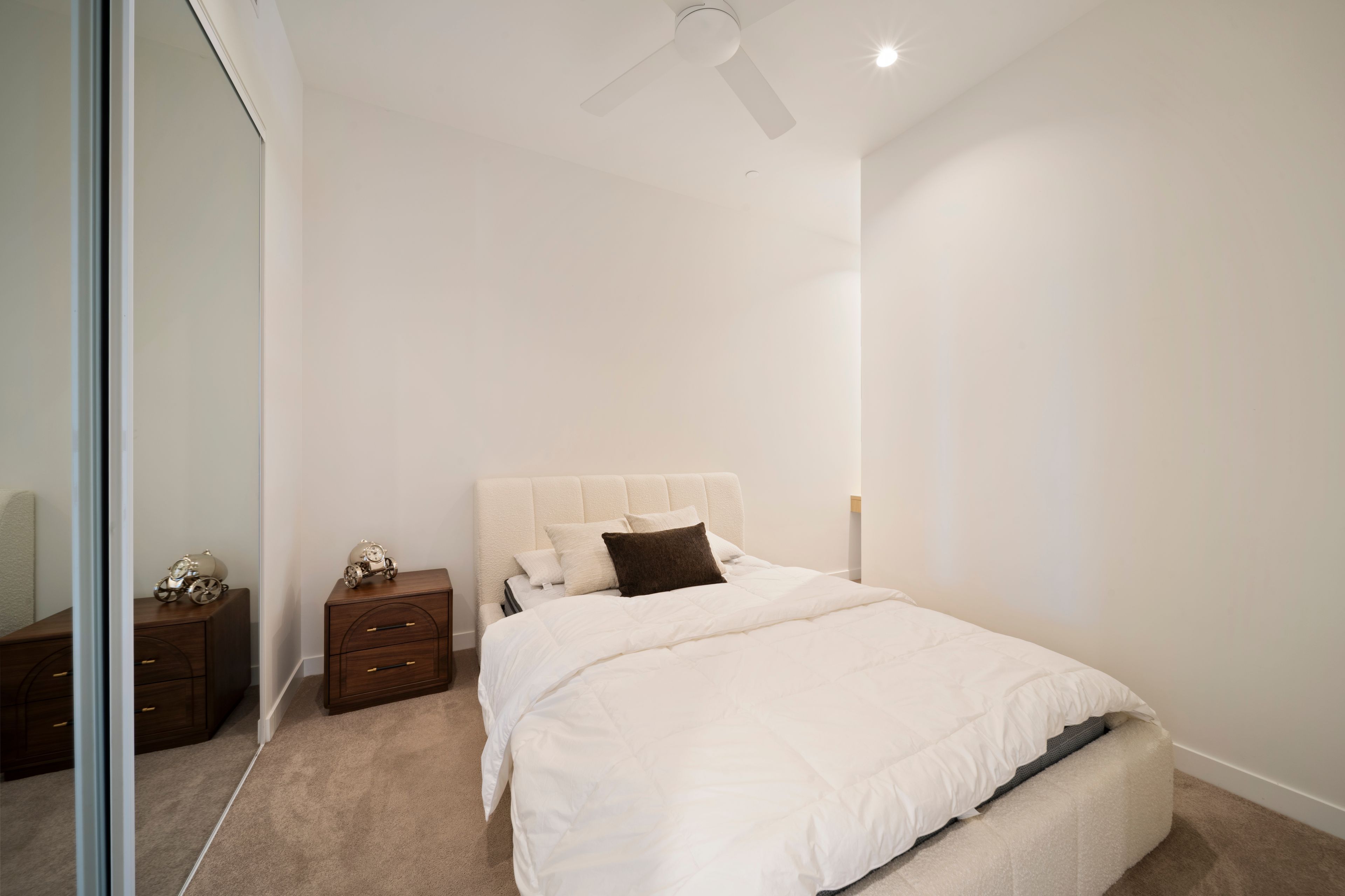 301/20 Edmondstone Street — photo 17 of 30