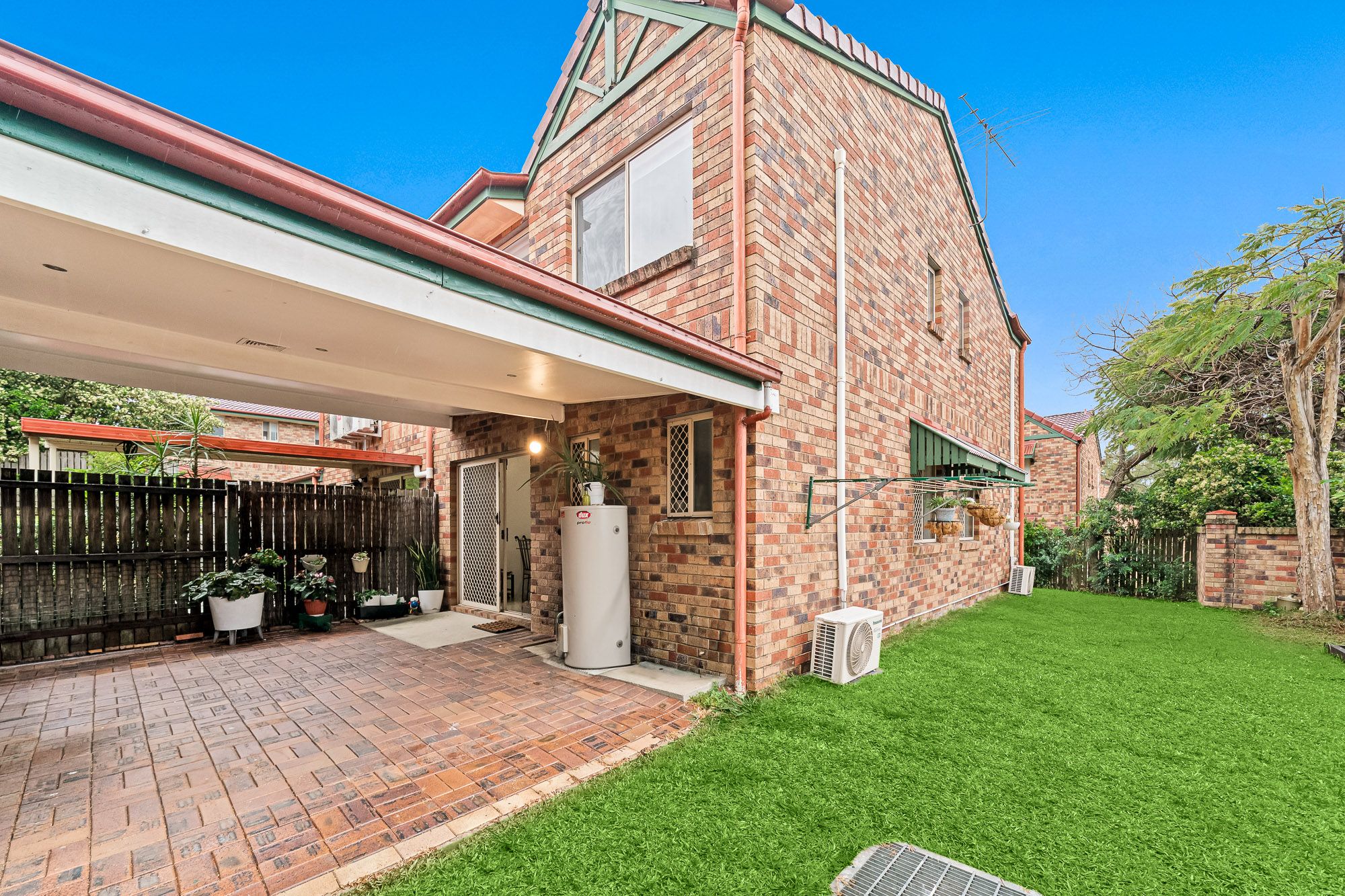 14/41 Bleasby Road — photo from Ray White Rochedale