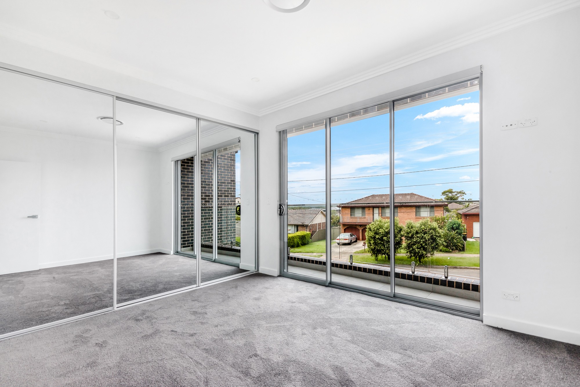2/15 Araluen Avenue, Moorebank, NSW 2170