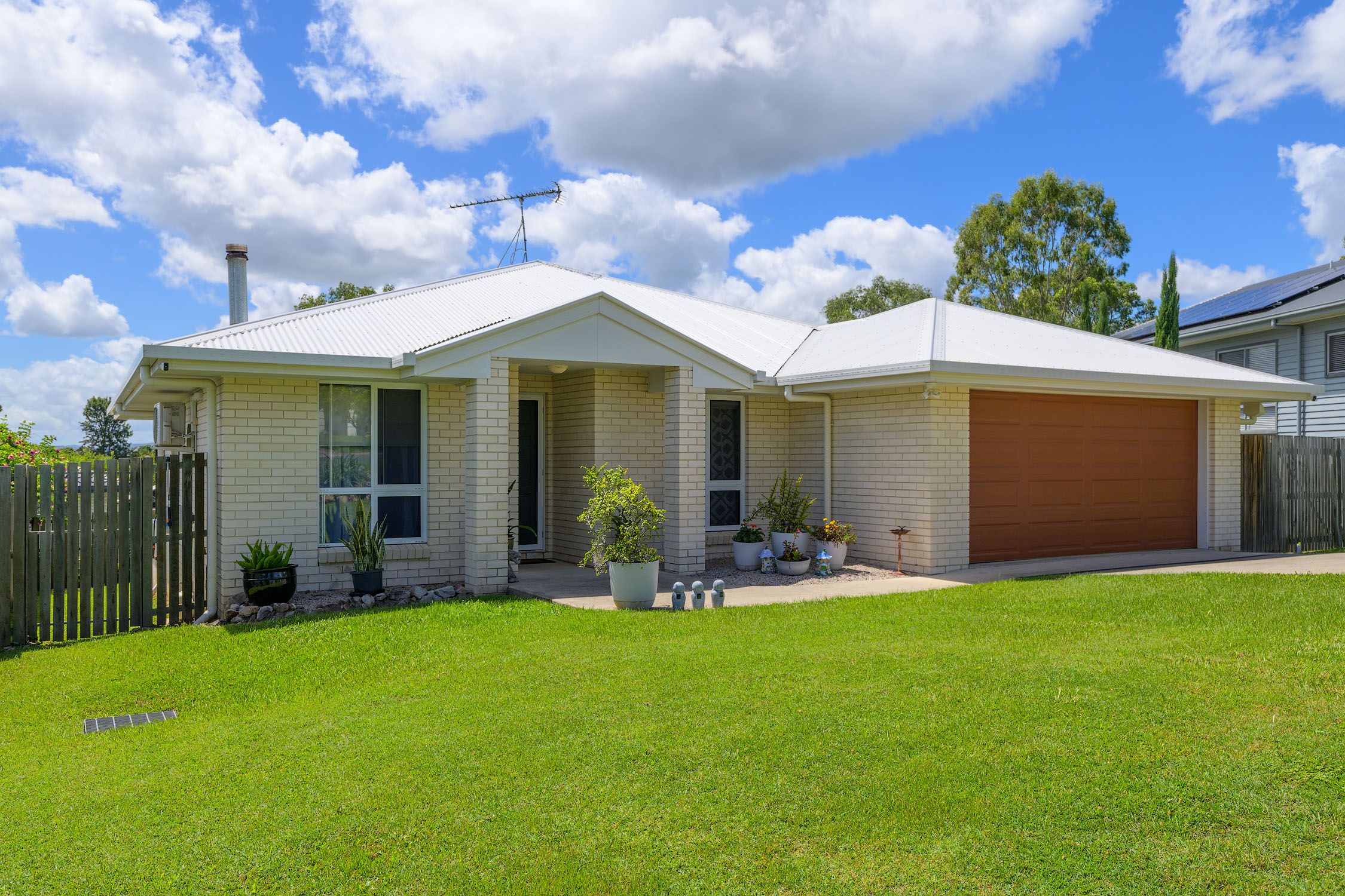 3 Diamond Court, Southside, QLD 4570