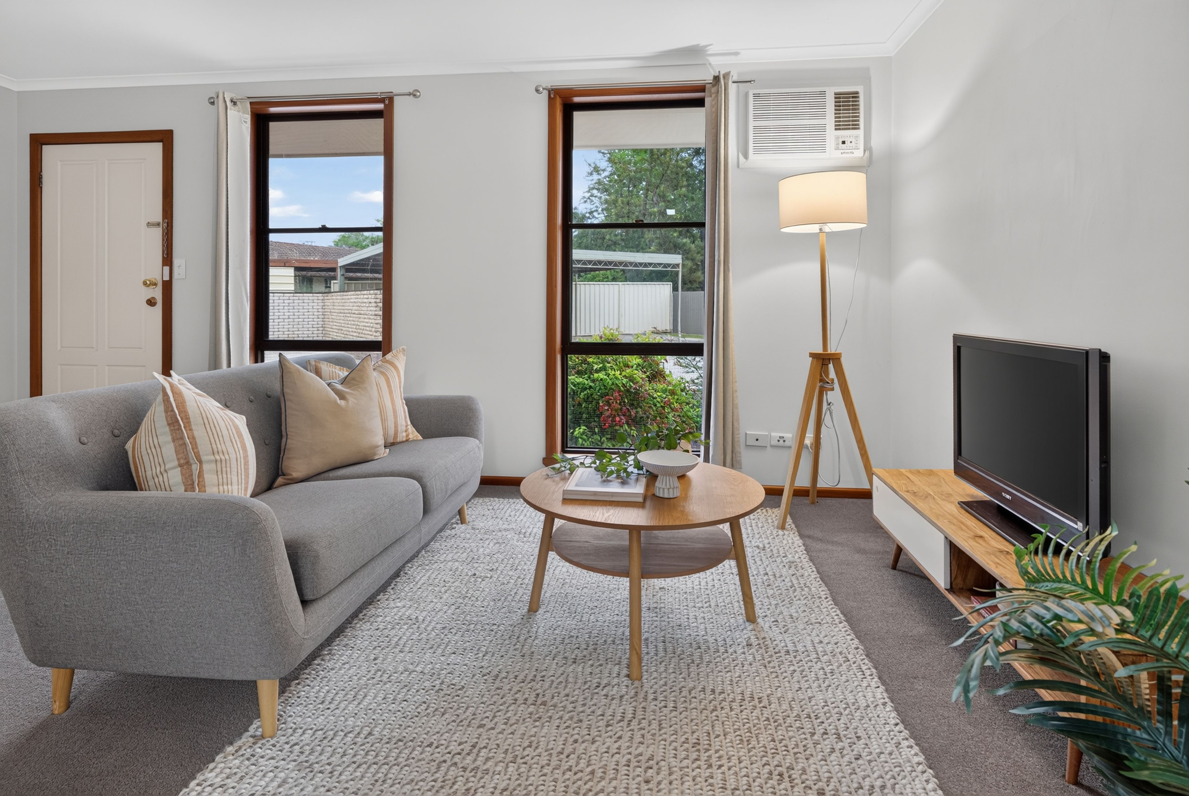 2/568 Grayfern Court — photo 4 of 18