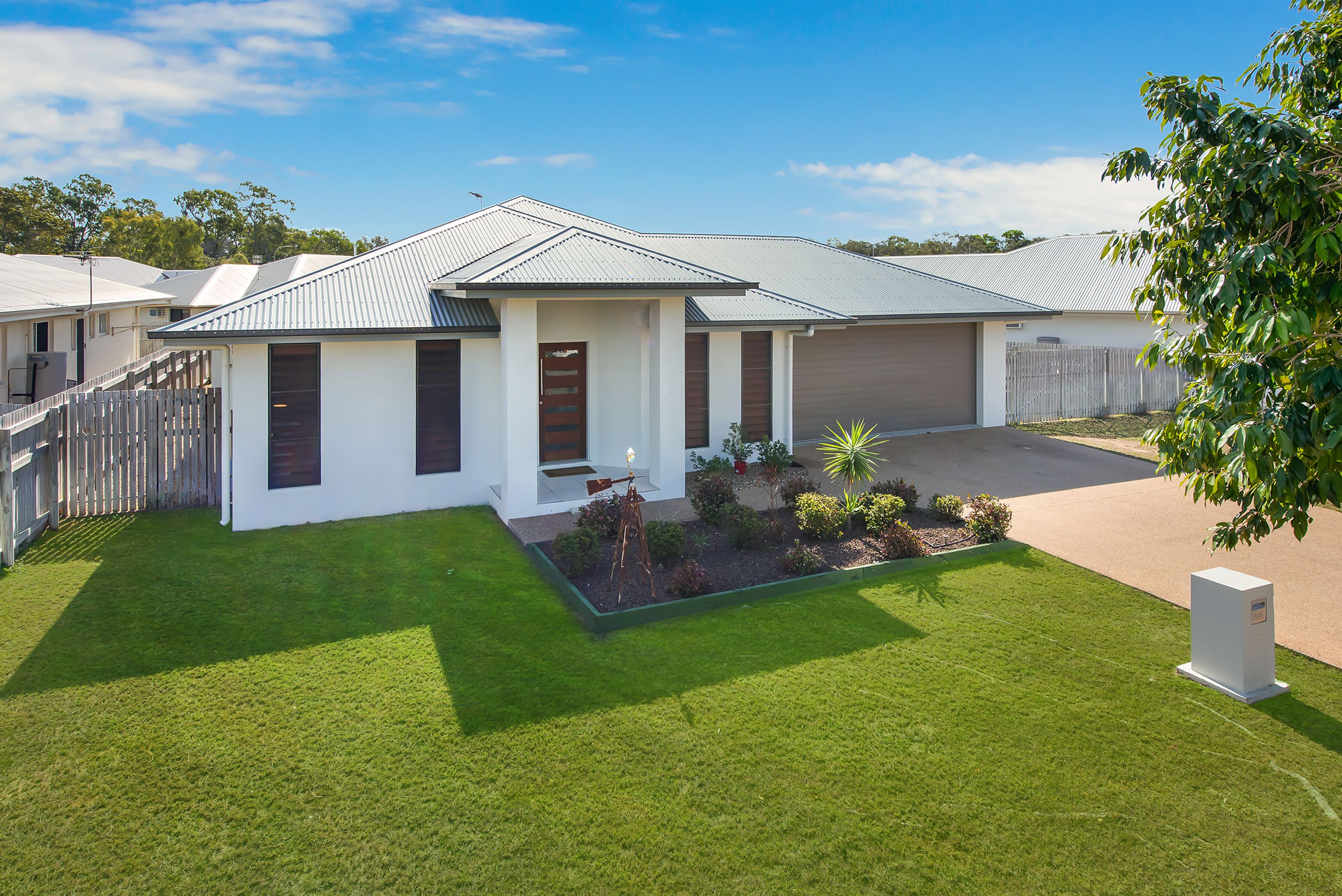 3 Lochern Way, Bushland Beach QLD 4818