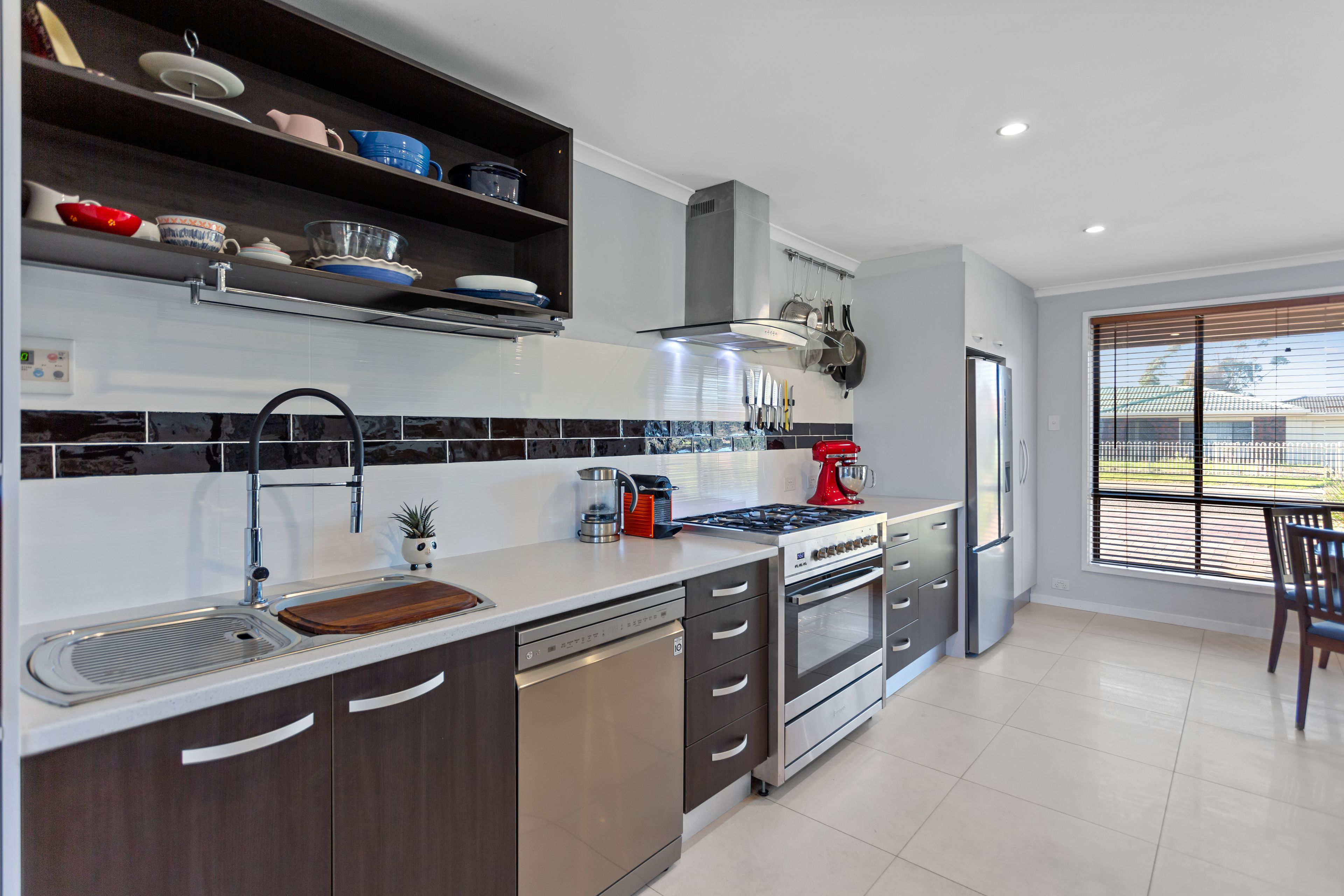 4 Commodore Parade, Andrews Farm, SA 5114