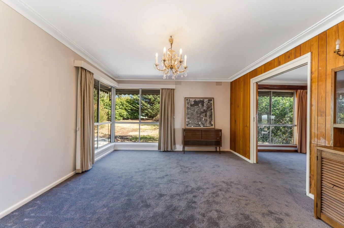 24 Egans Lane — photo 7 of 12