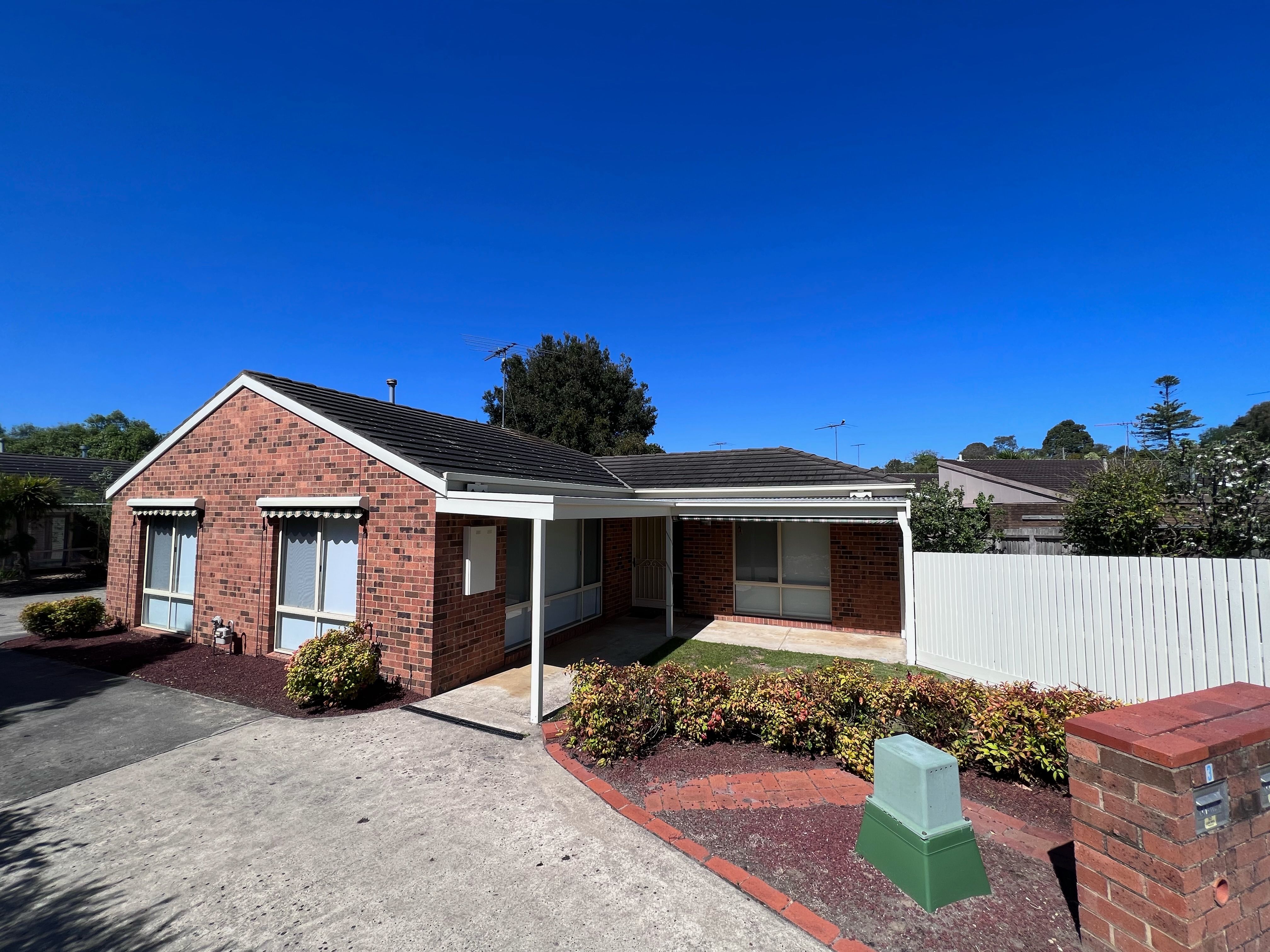 8 Nelson Avenue, Highton VIC 3216