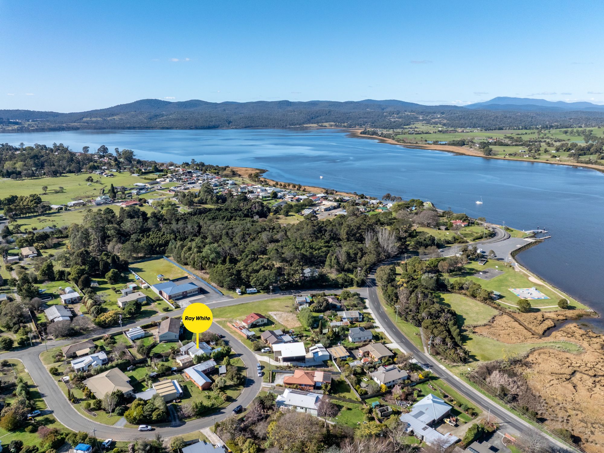 4 Taree Crescent, Gravelly Beach, TAS 7276