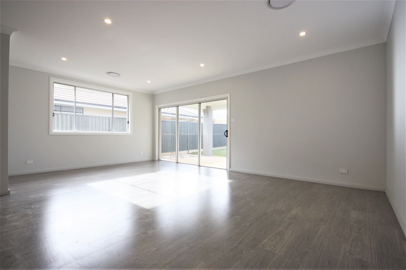 77 Nicholson Parade, Spring Farm, NSW 2570
