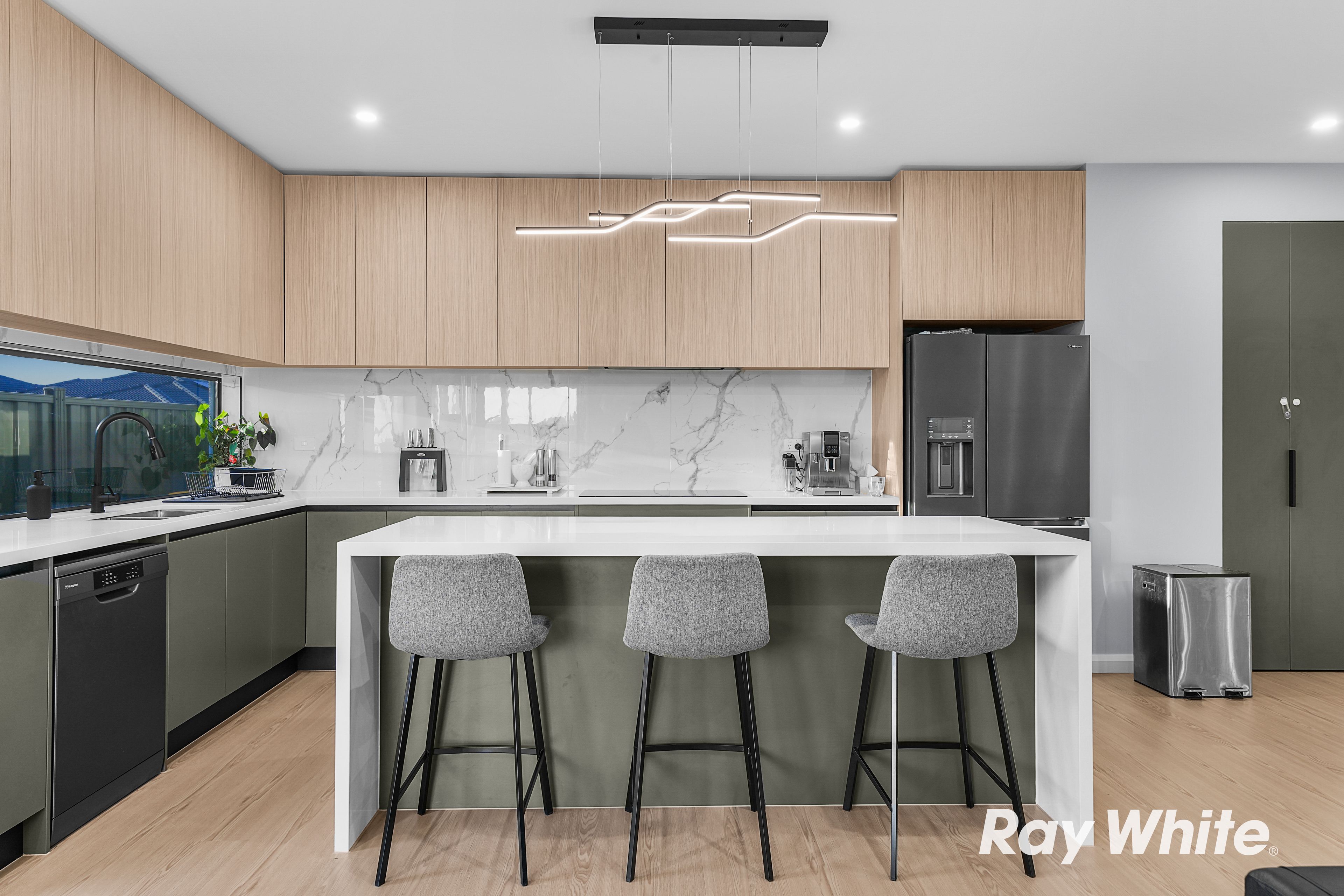 61 Brown Boulevard — photo 3 of 17