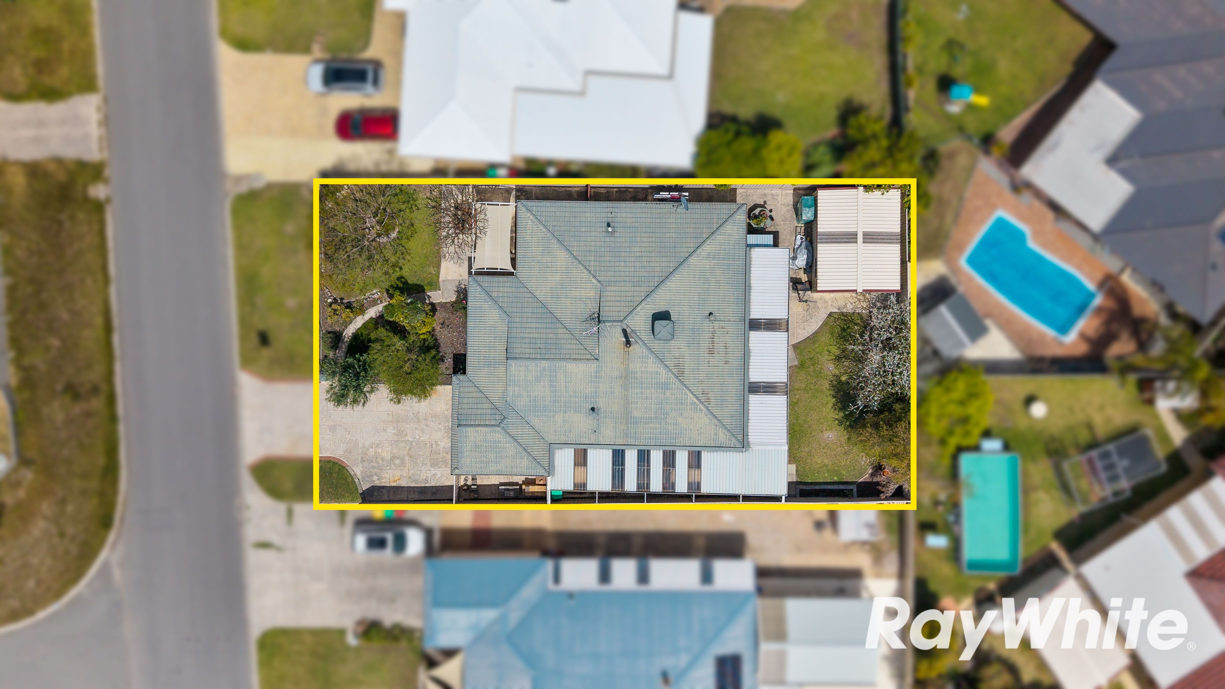 14 Moreton Crescent — photo 3 of 17