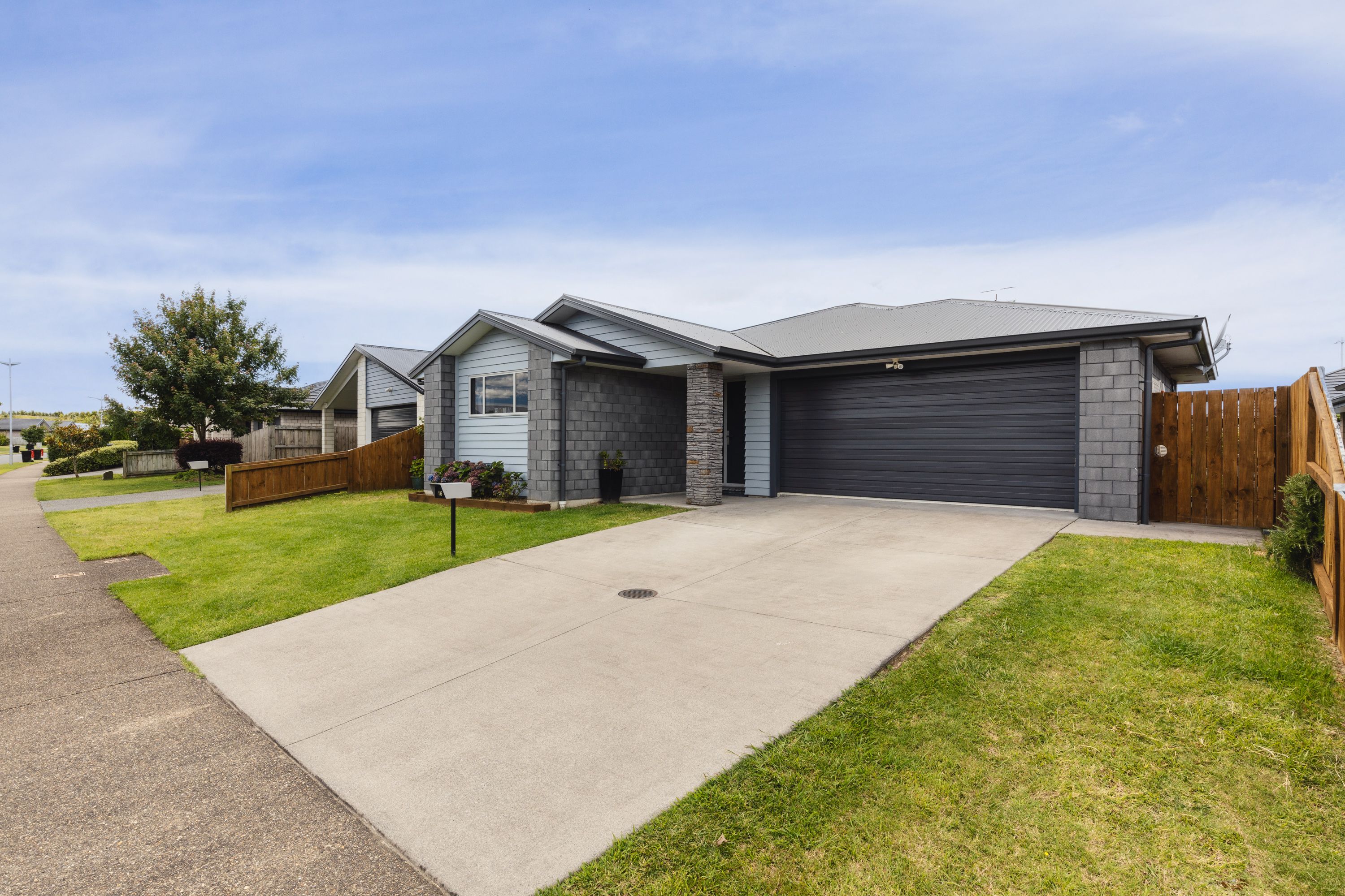 16 Tuaia Street, Pyes Pa, Tauranga City