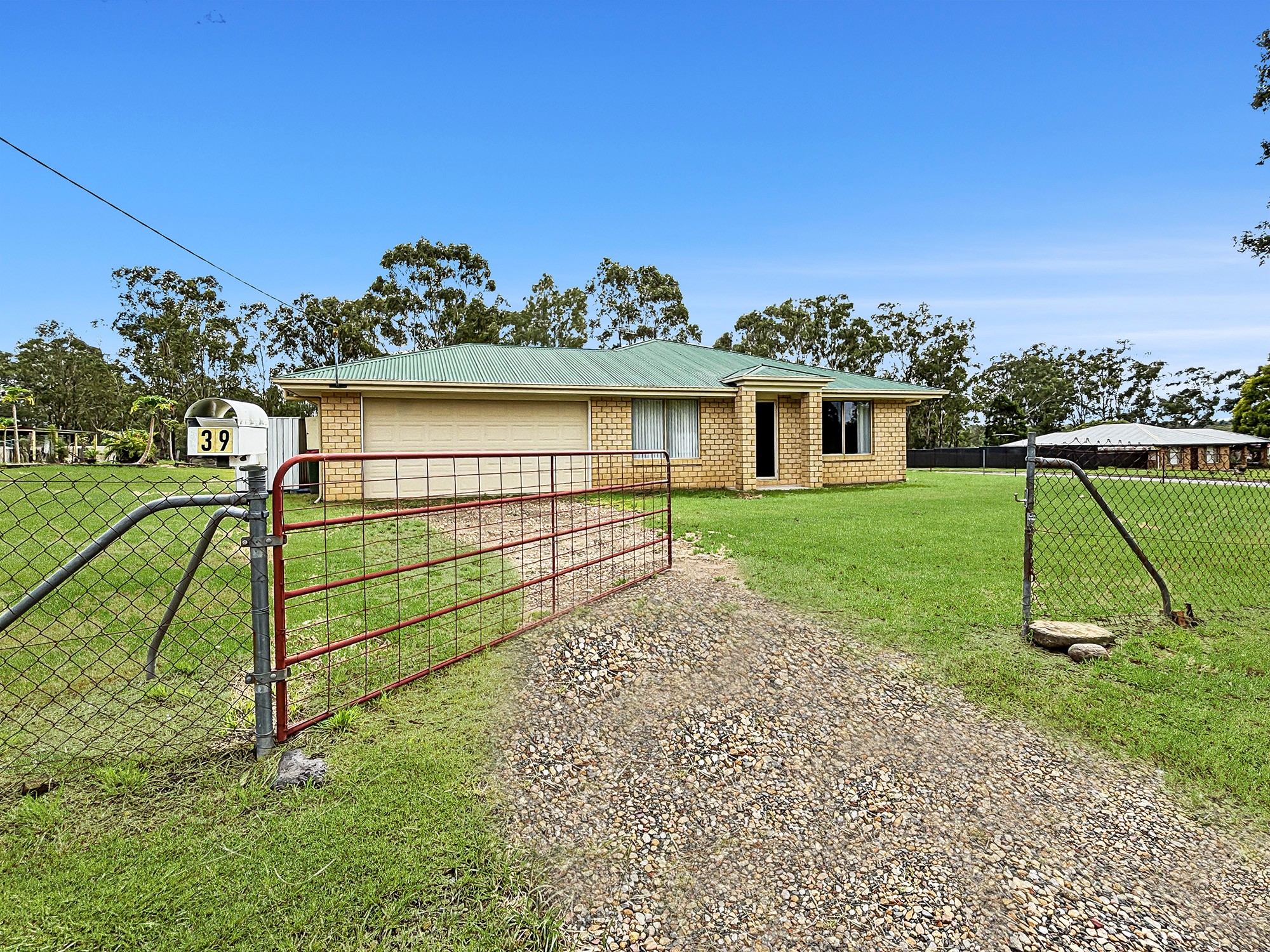 39 Elm Road, Walloon, QLD 4306