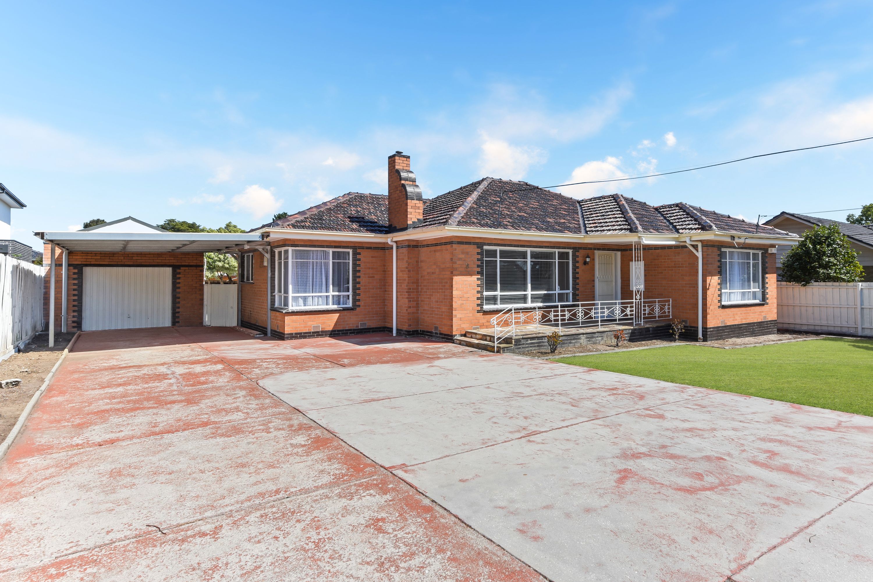 8 Carson Street — photo from Ray White Glen Waverley