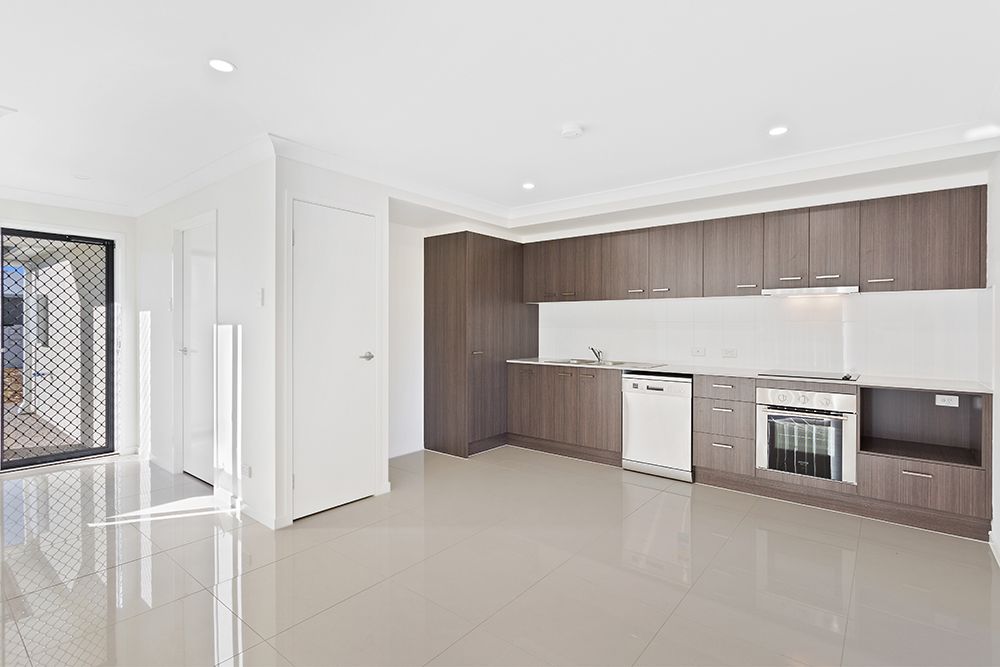 2/6 Weebah Place, Cambooya, QLD 4358