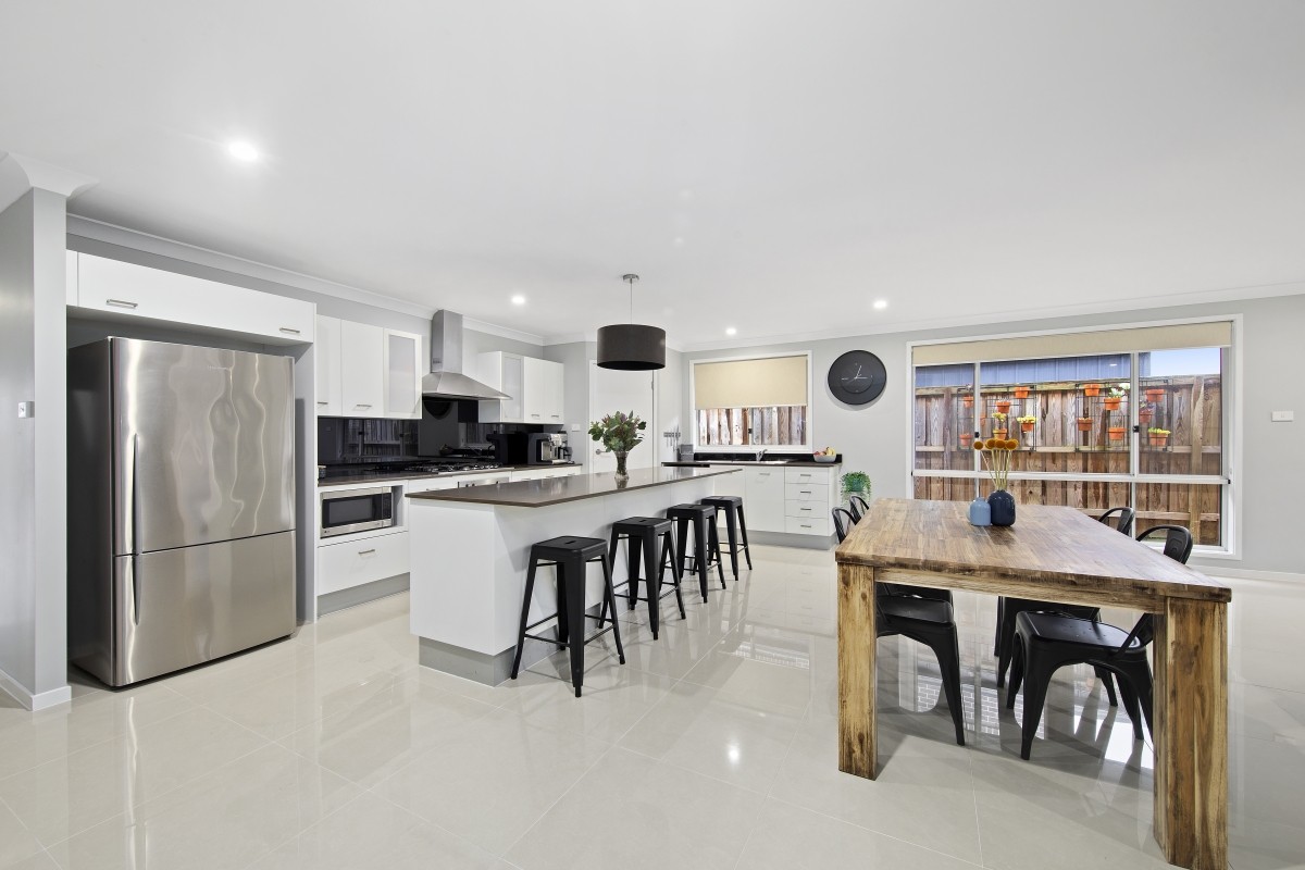 8 Tibin Drive, Fletcher, NSW 2287