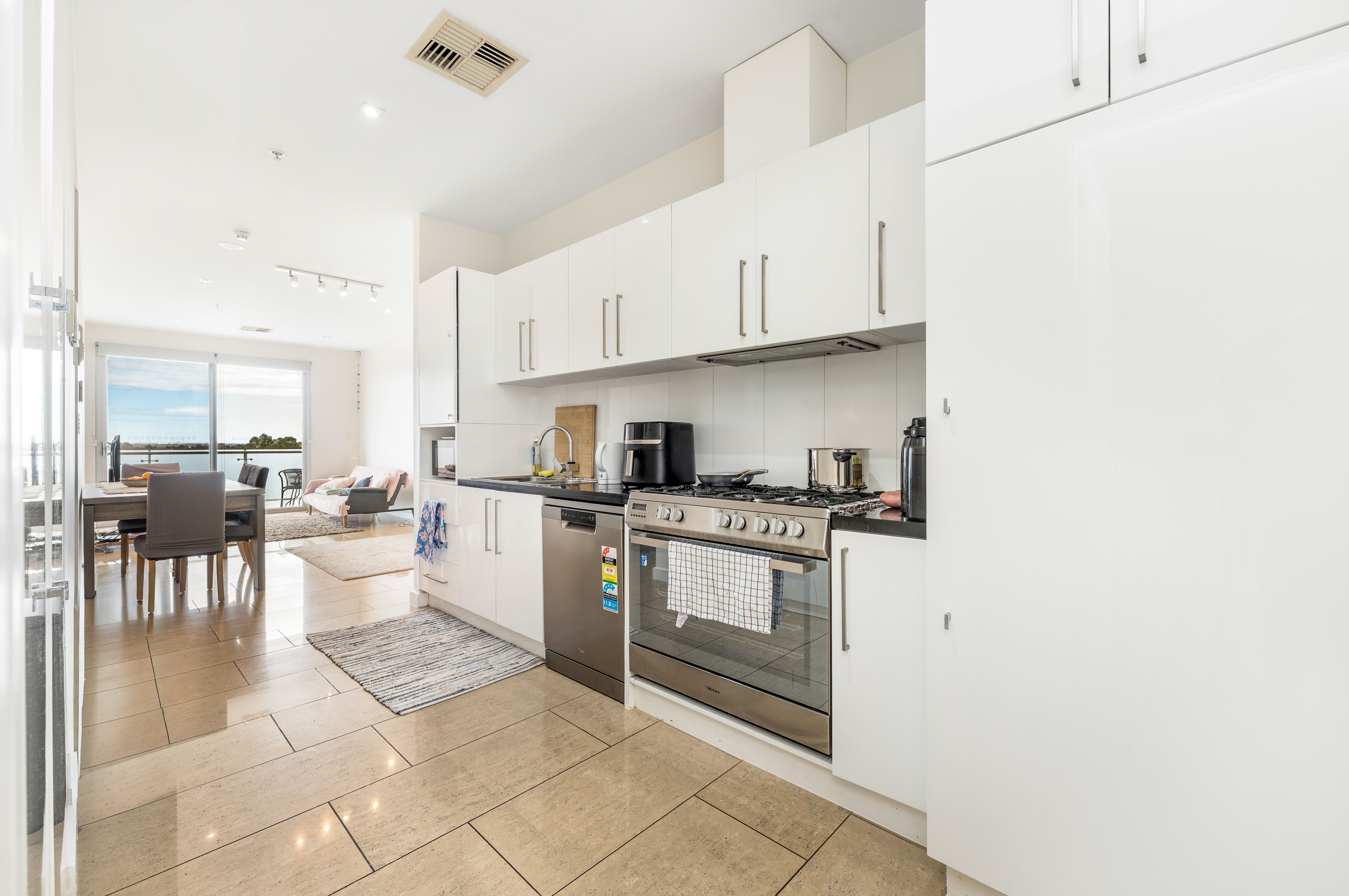 412/42-48 Garden Terrace — photo 4 of 15