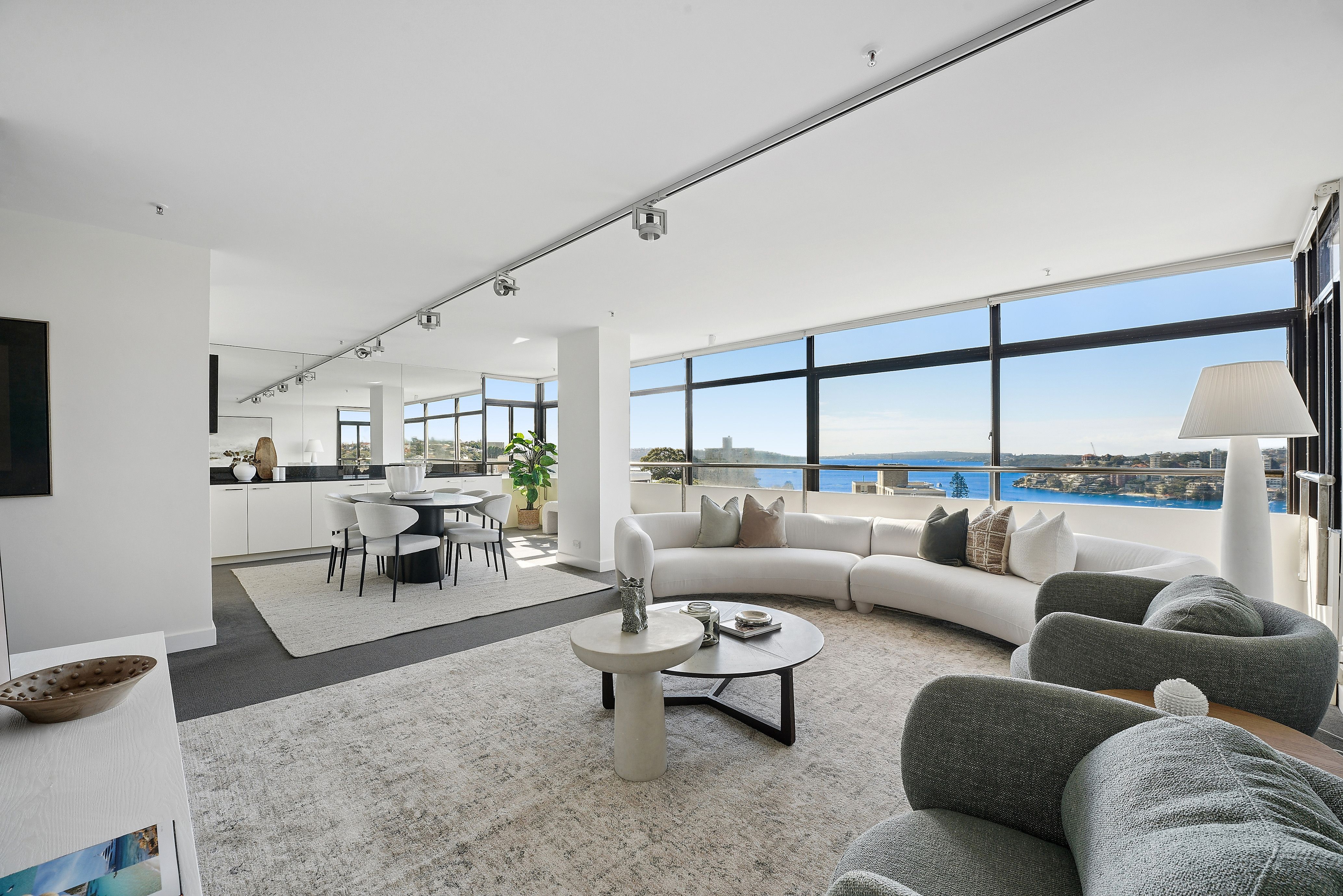 23/2-12 Eastbourne Road — photo from Ray White Double Bay