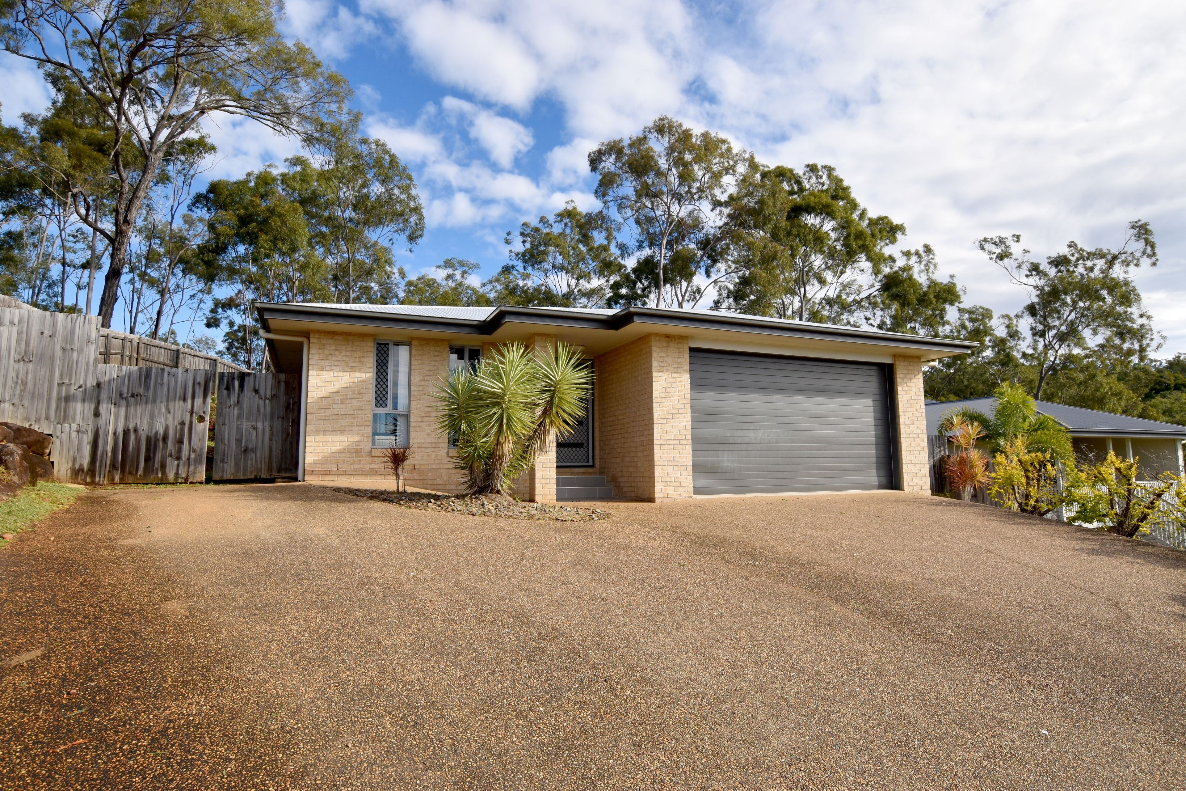 13 Deveney Drive, Kirkwood, QLD 4680